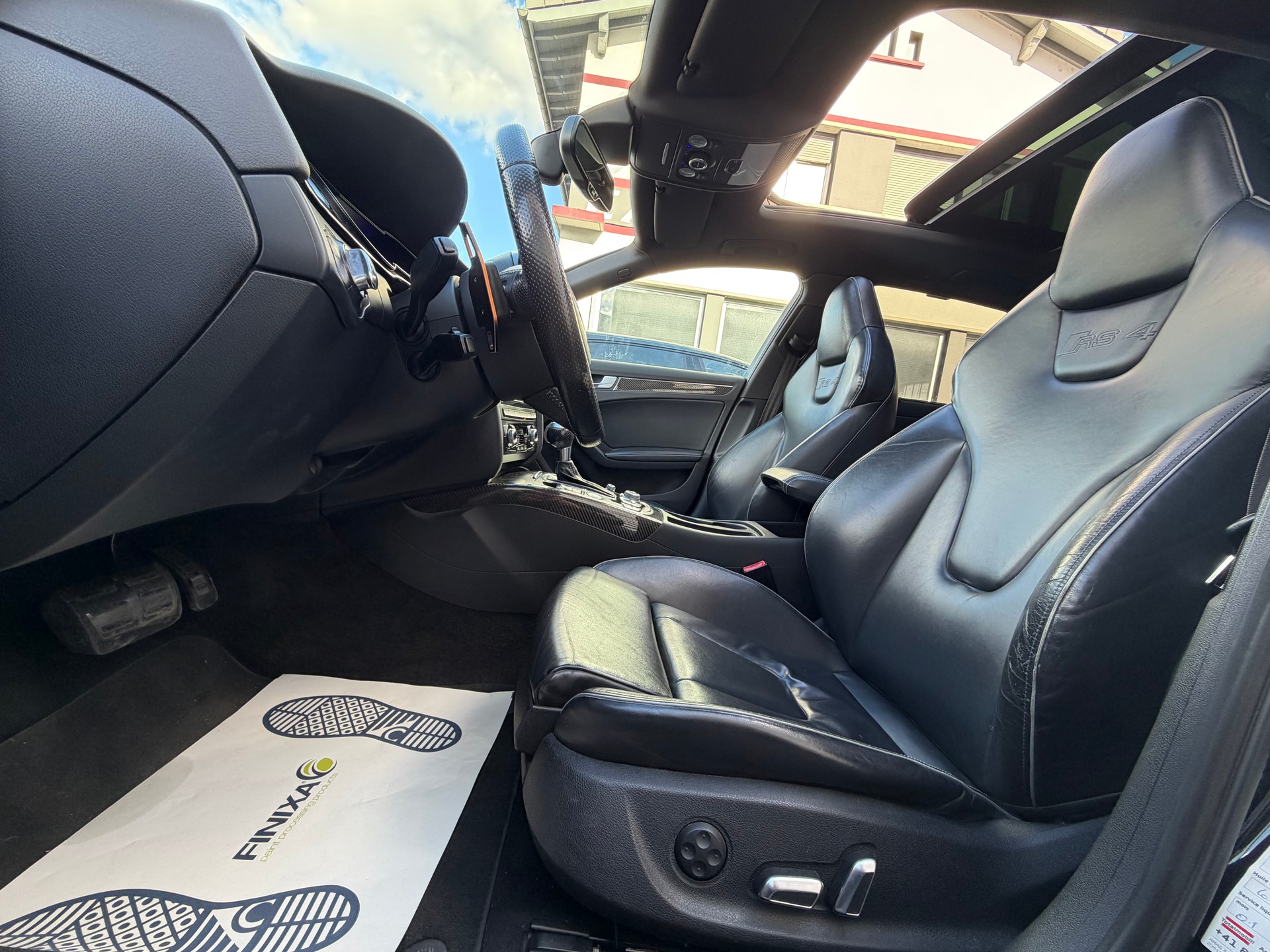 AUDI RS4 Avant 4.2 FSI V8 quattro S-tronic-image-6