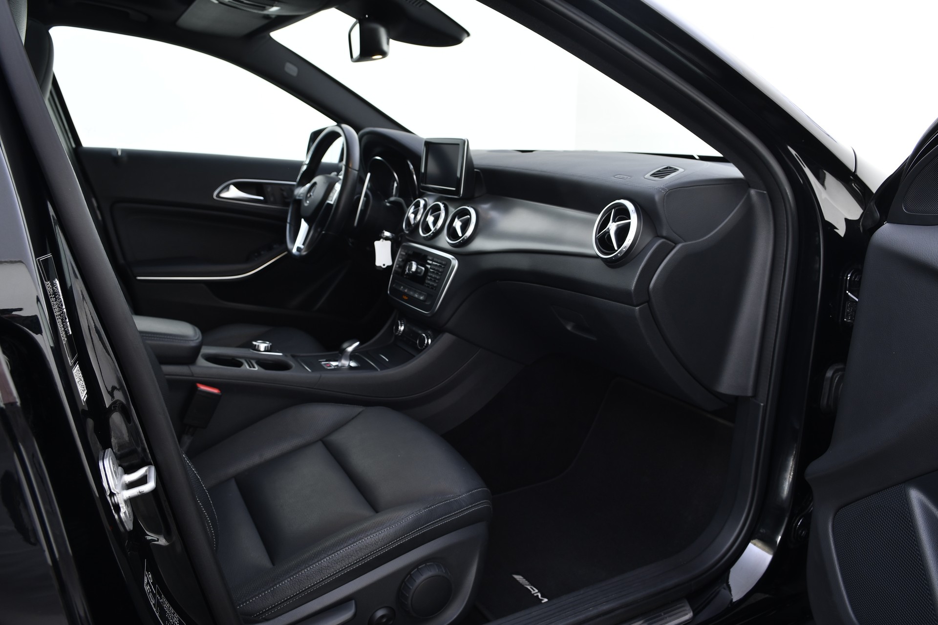 MERCEDES-BENZ GLA 45 AMG 4Matic 7G-DCT-image-16