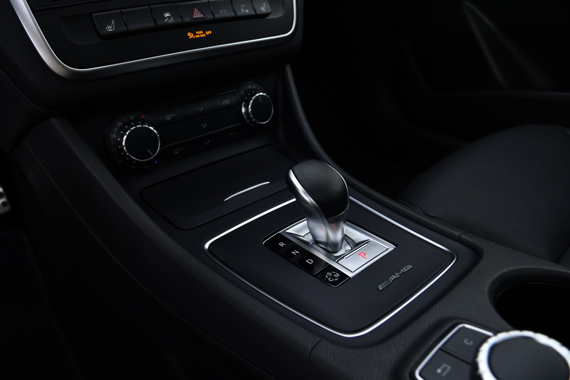 MERCEDES-BENZ GLA 45 AMG 4Matic 7G-DCT-image-13