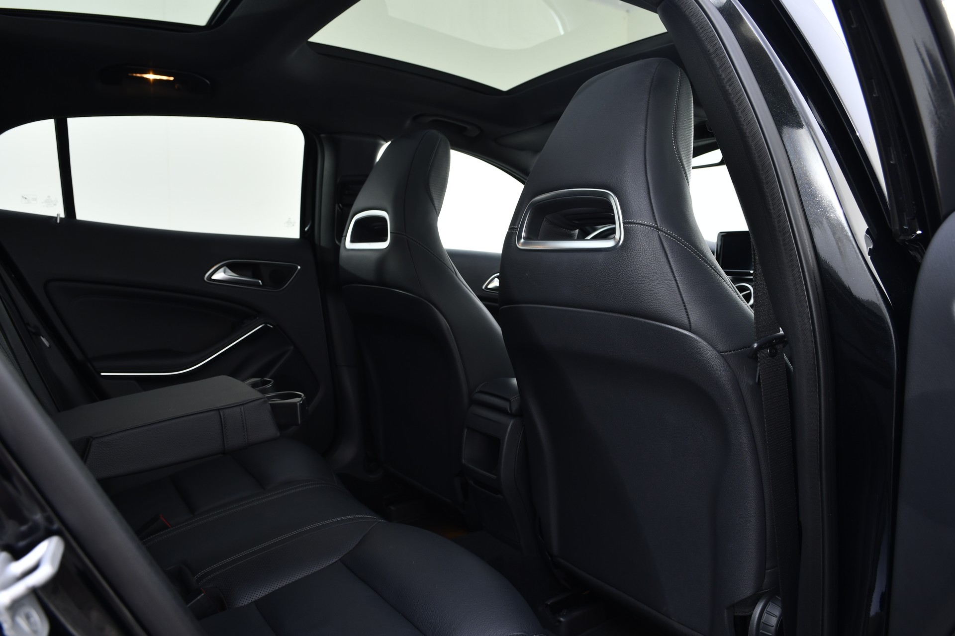 MERCEDES-BENZ GLA 45 AMG 4Matic 7G-DCT-image-19