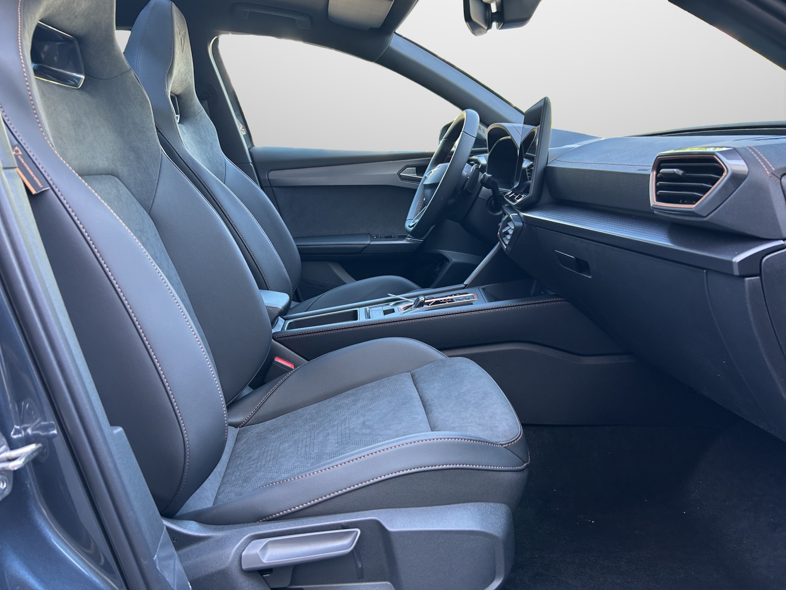 SEAT LEON ST 2.0 TSI Prime Edition DSG 4Drive-image-9