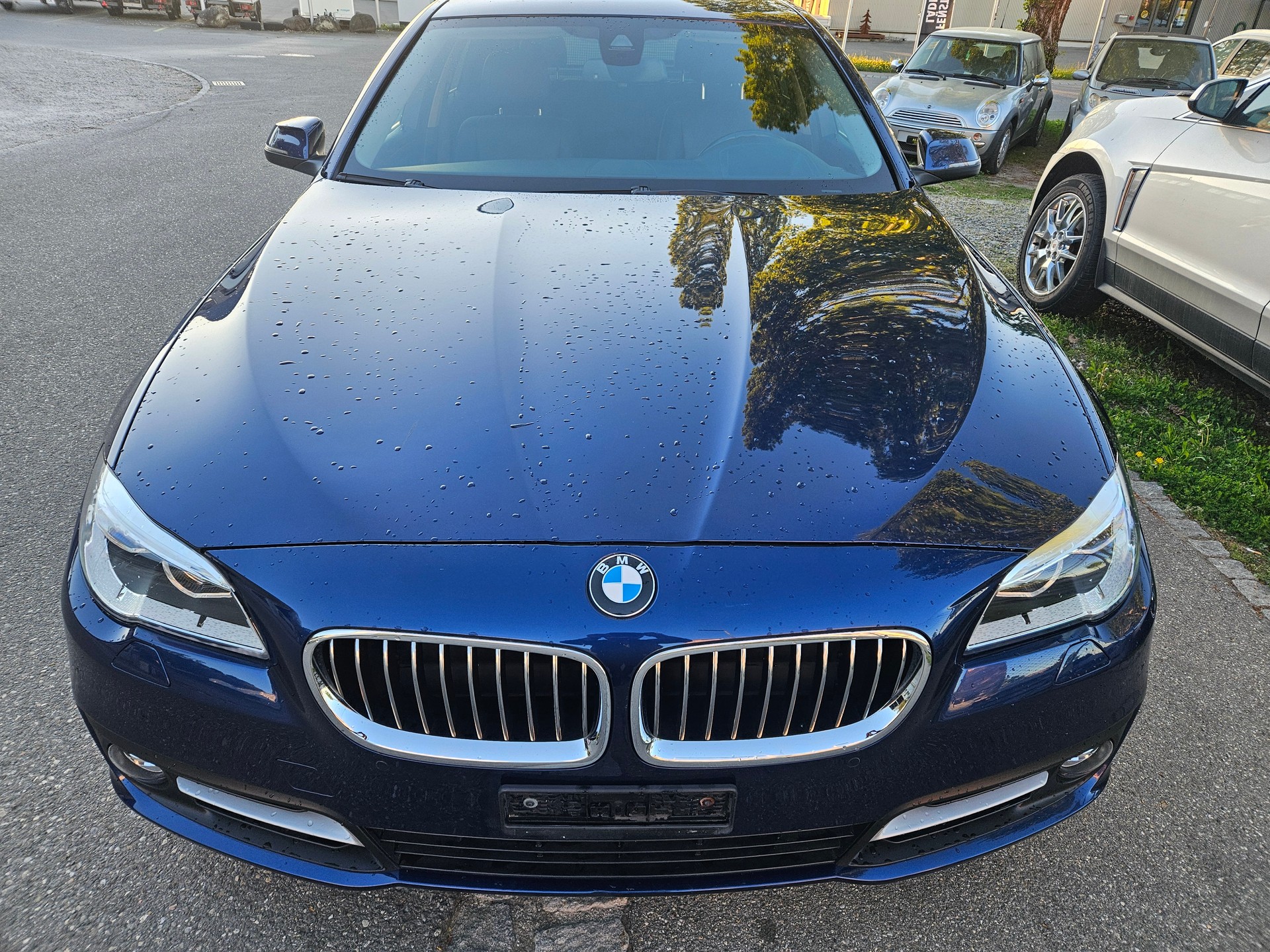 BMW 520d Touring xDrive Luxury Line Steptronic-image-2