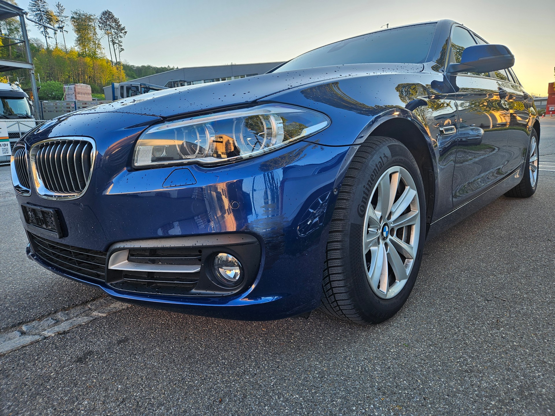 BMW 520d Touring xDrive Luxury Line Steptronic-image-1
