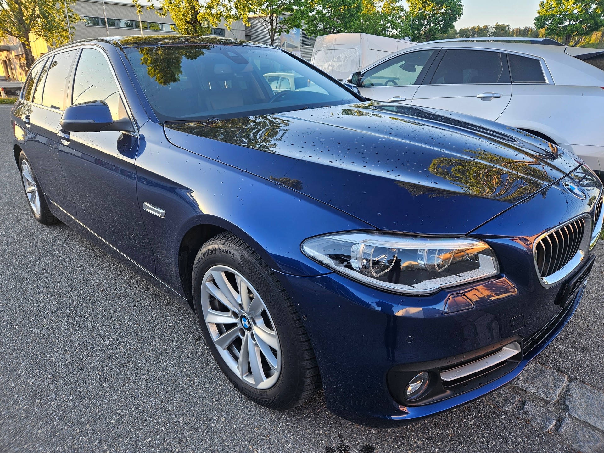 BMW 520d Touring xDrive Luxury Line Steptronic-image-15