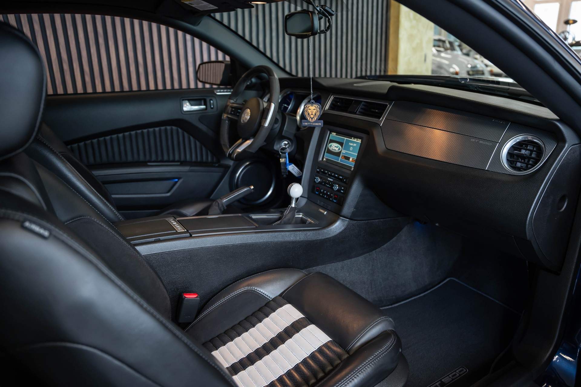 FORD MUSTANG Shelby GT 500 SVT-image-11