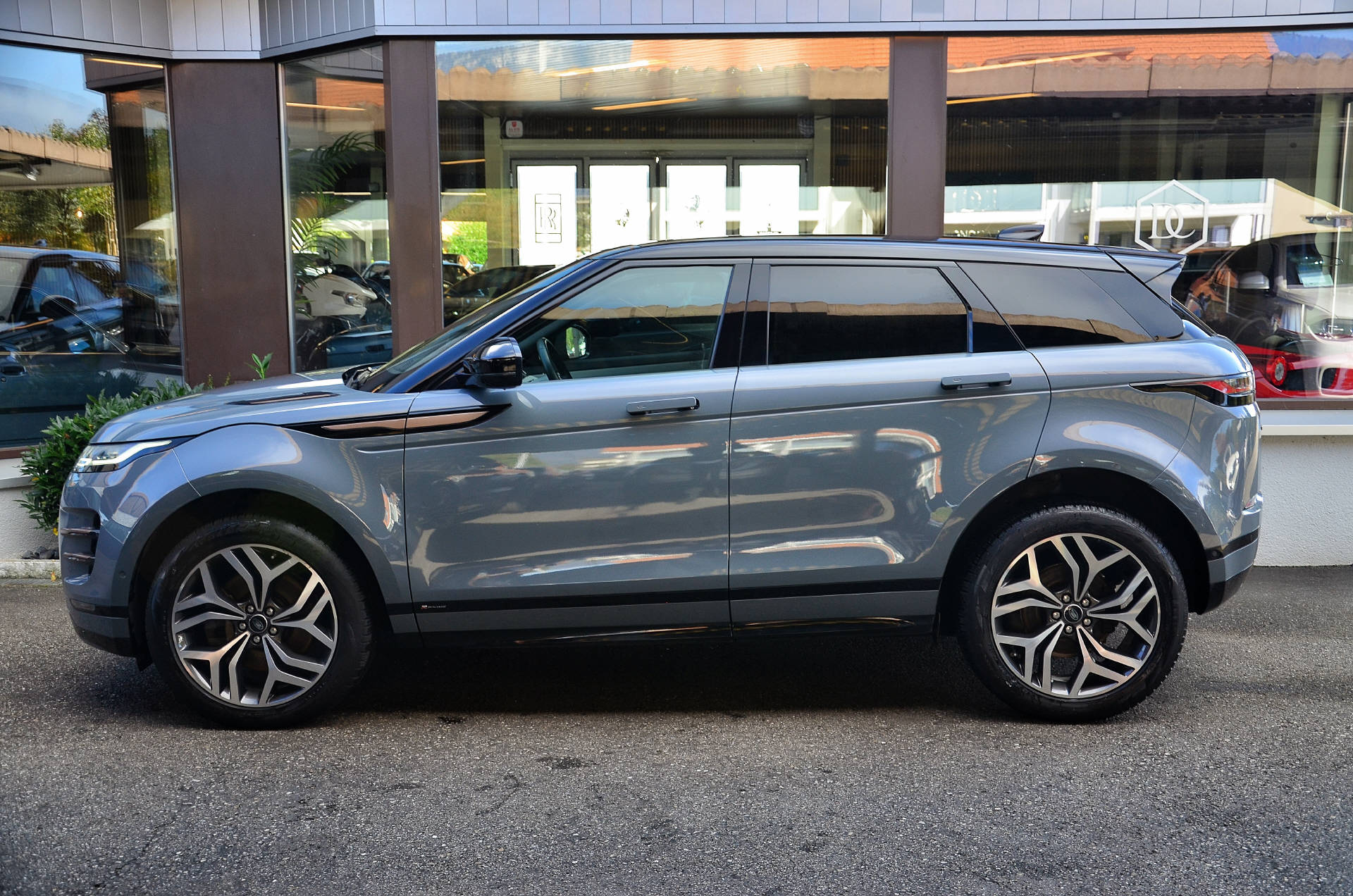 LAND ROVER Range Rover Evoque 2.0 T 250 First Edition-image-4