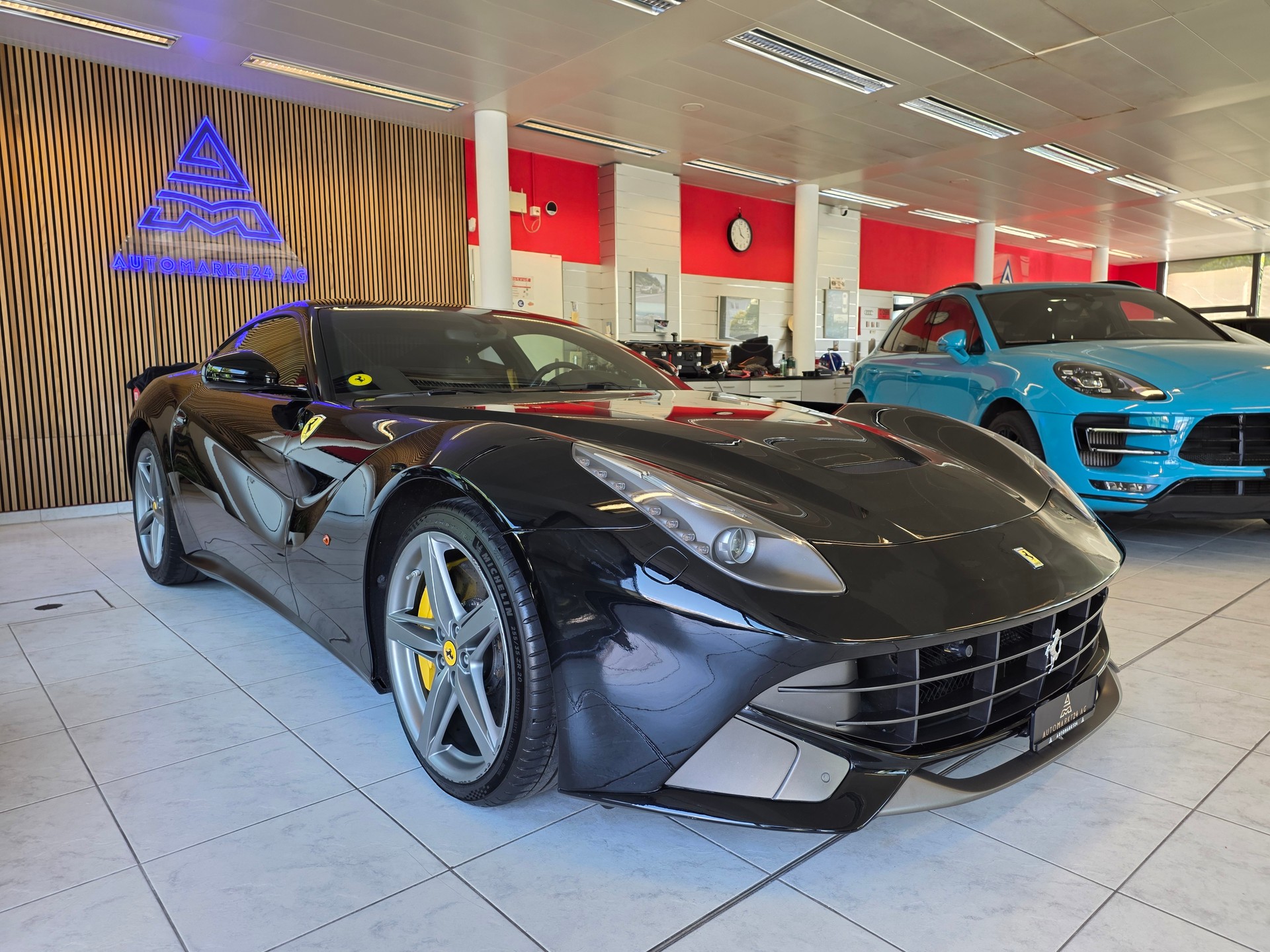 FERRARI F12 6.3 !!! MIT FERRARI POWER GARANTIE BIS 03.2027 !!! Bremsen alle Neu !!!