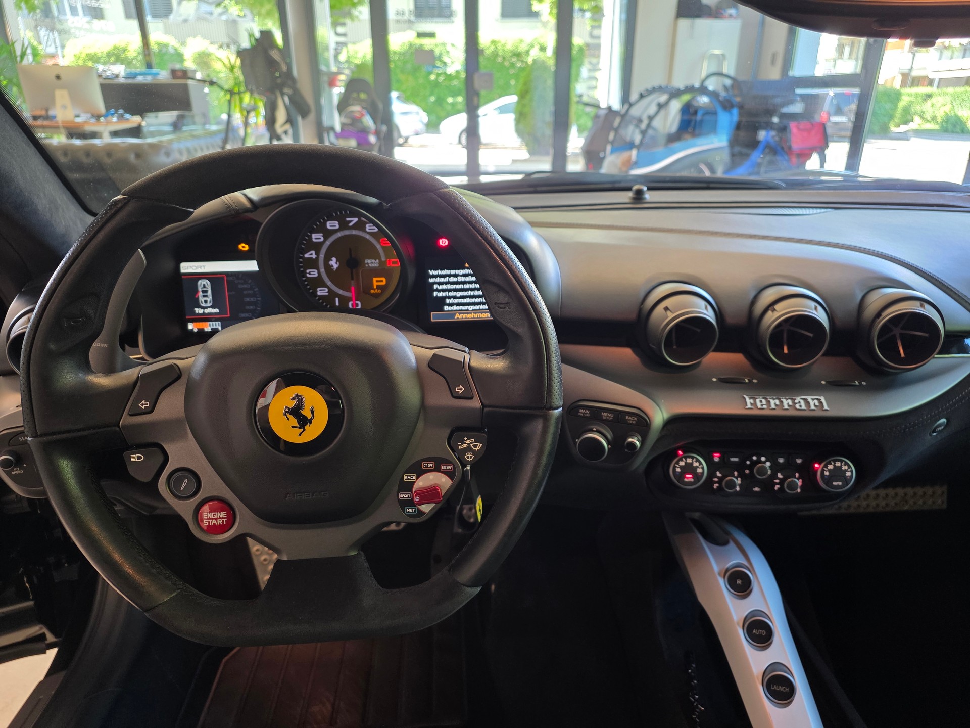 FERRARI F12 6.3 !!! MIT FERRARI POWER GARANTIE BIS 03.2027 !!! Bremsen alle Neu !!!-image-6