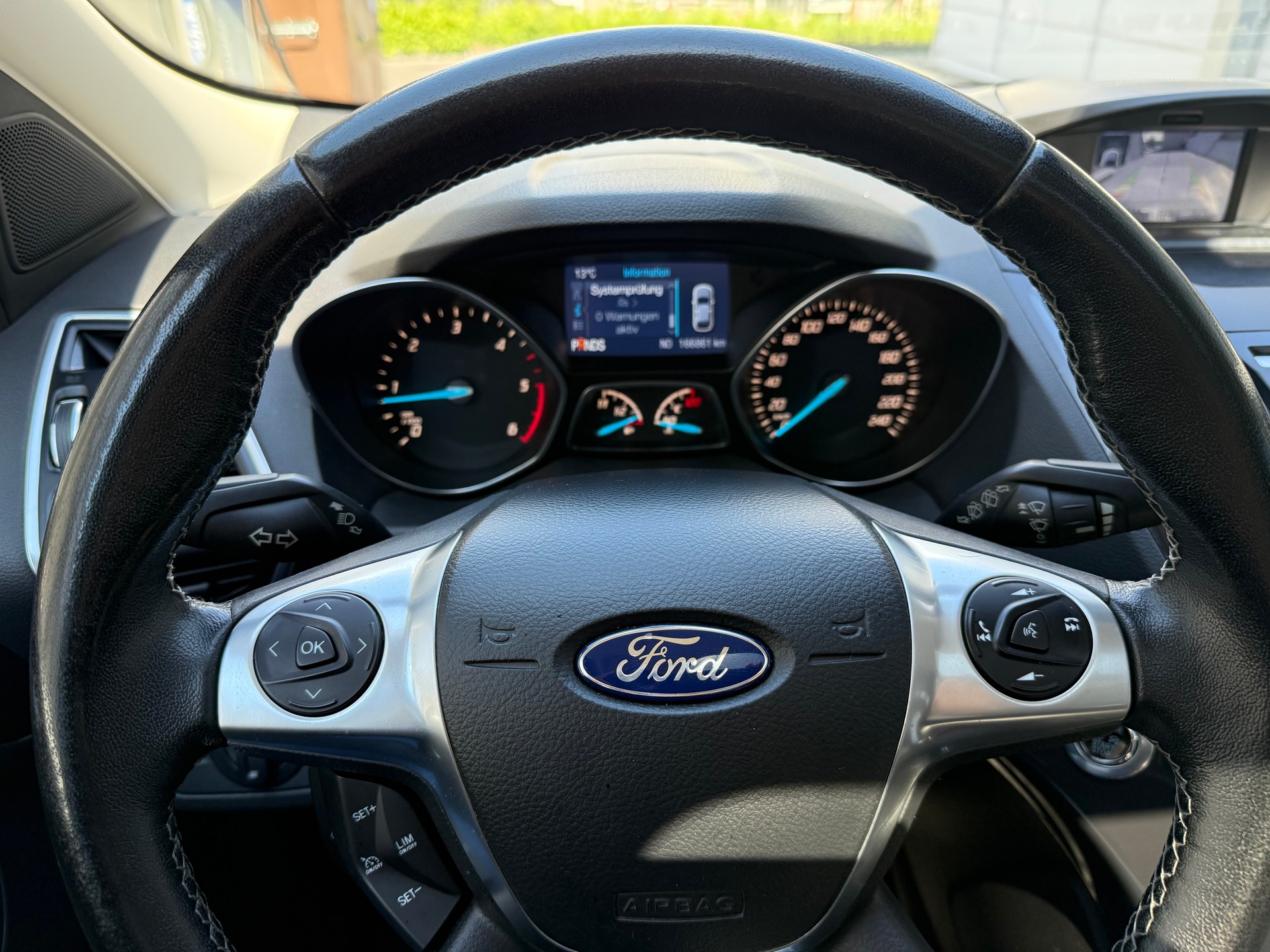 FORD Kuga 2.0 TDCi Titanium S 4WD PowerShift *Frisch ab MFK *AHK 2100 Kg *Tempomat *12 Monate Garantie-image-10