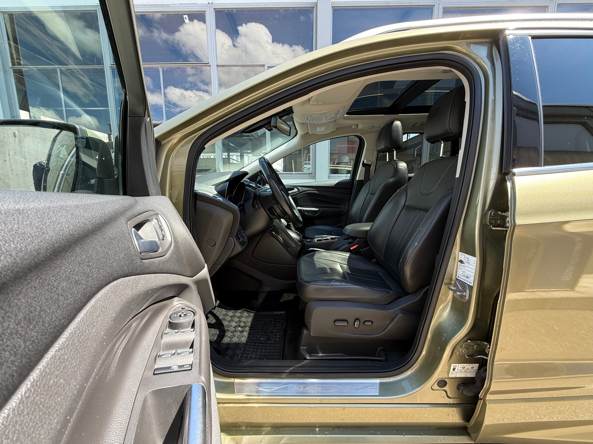 FORD Kuga 2.0 TDCi Titanium S 4WD PowerShift *Frisch ab MFK *AHK 2100 Kg *Tempomat *12 Monate Garantie-image-6