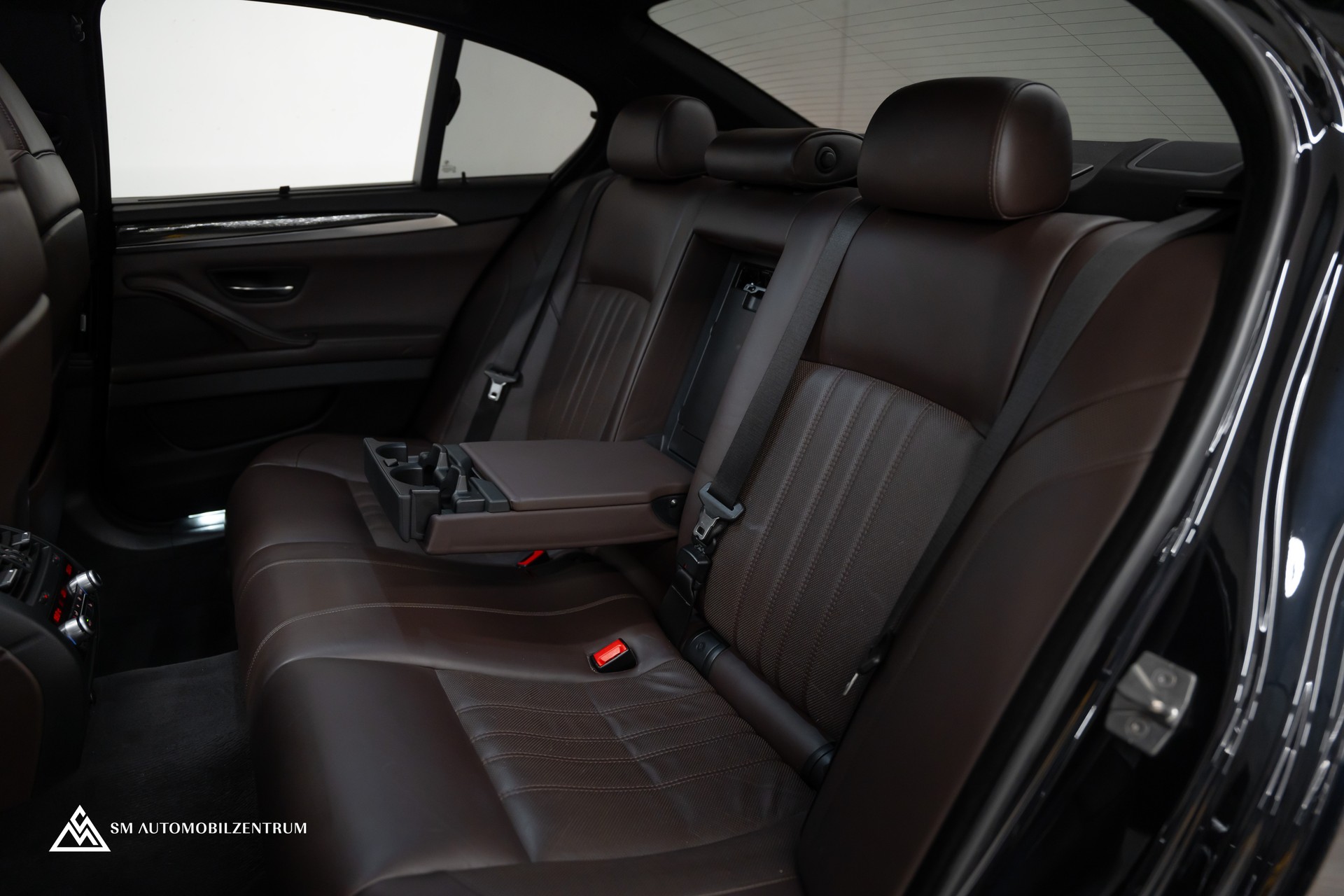 BMW M5 / Panorama / Sitzbelüftung / Head-Up-image-19