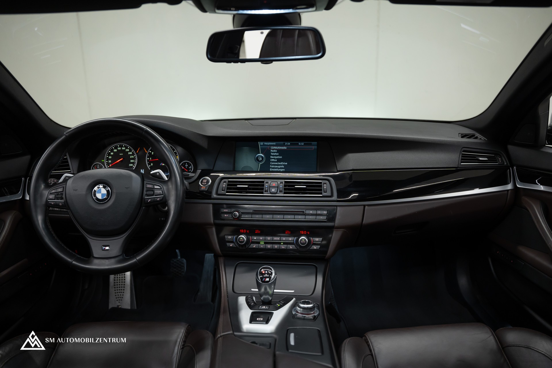 BMW M5 / Panorama / Sitzbelüftung / Head-Up-image-14