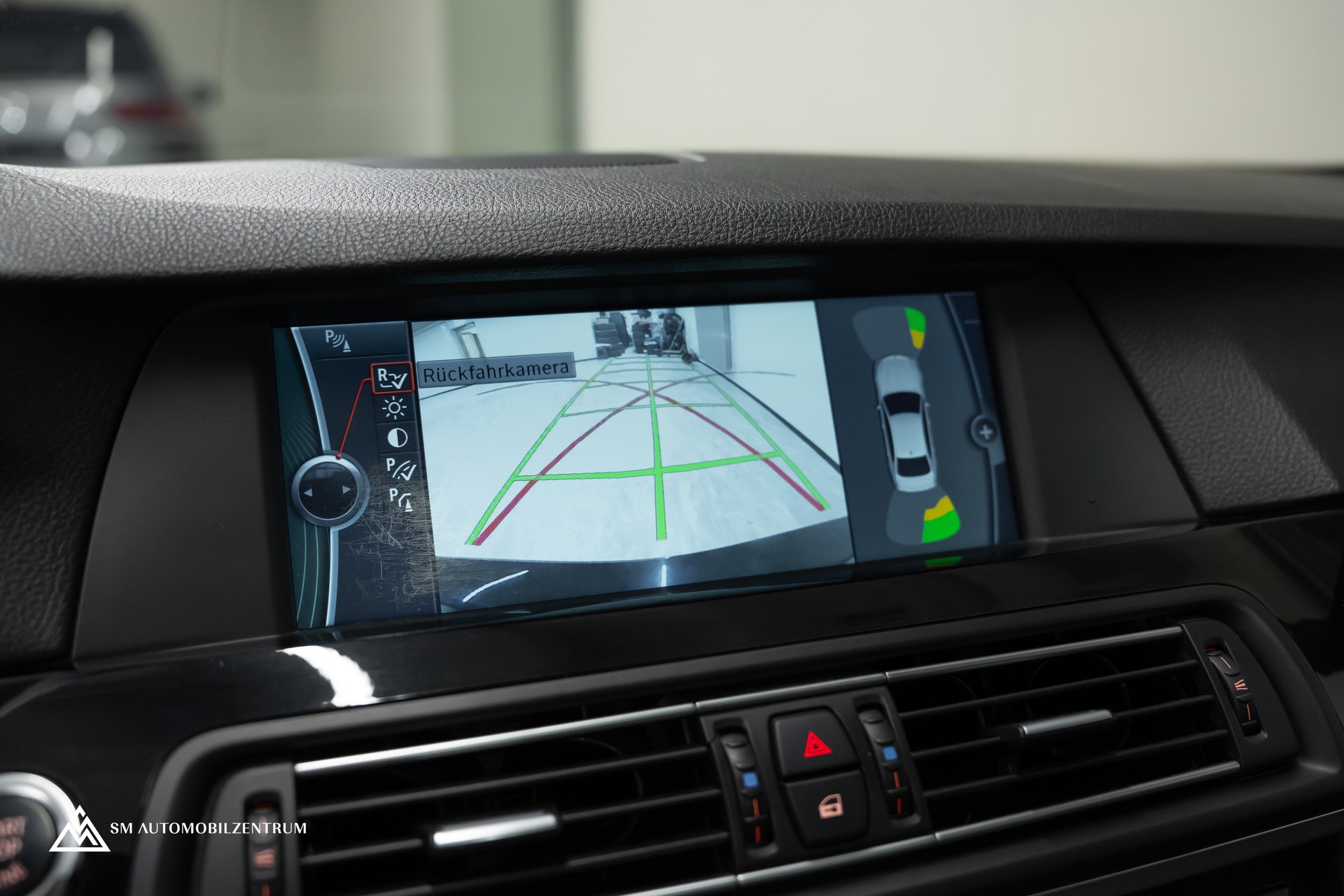 BMW M5 / Panorama / Sitzbelüftung / Head-Up-image-36