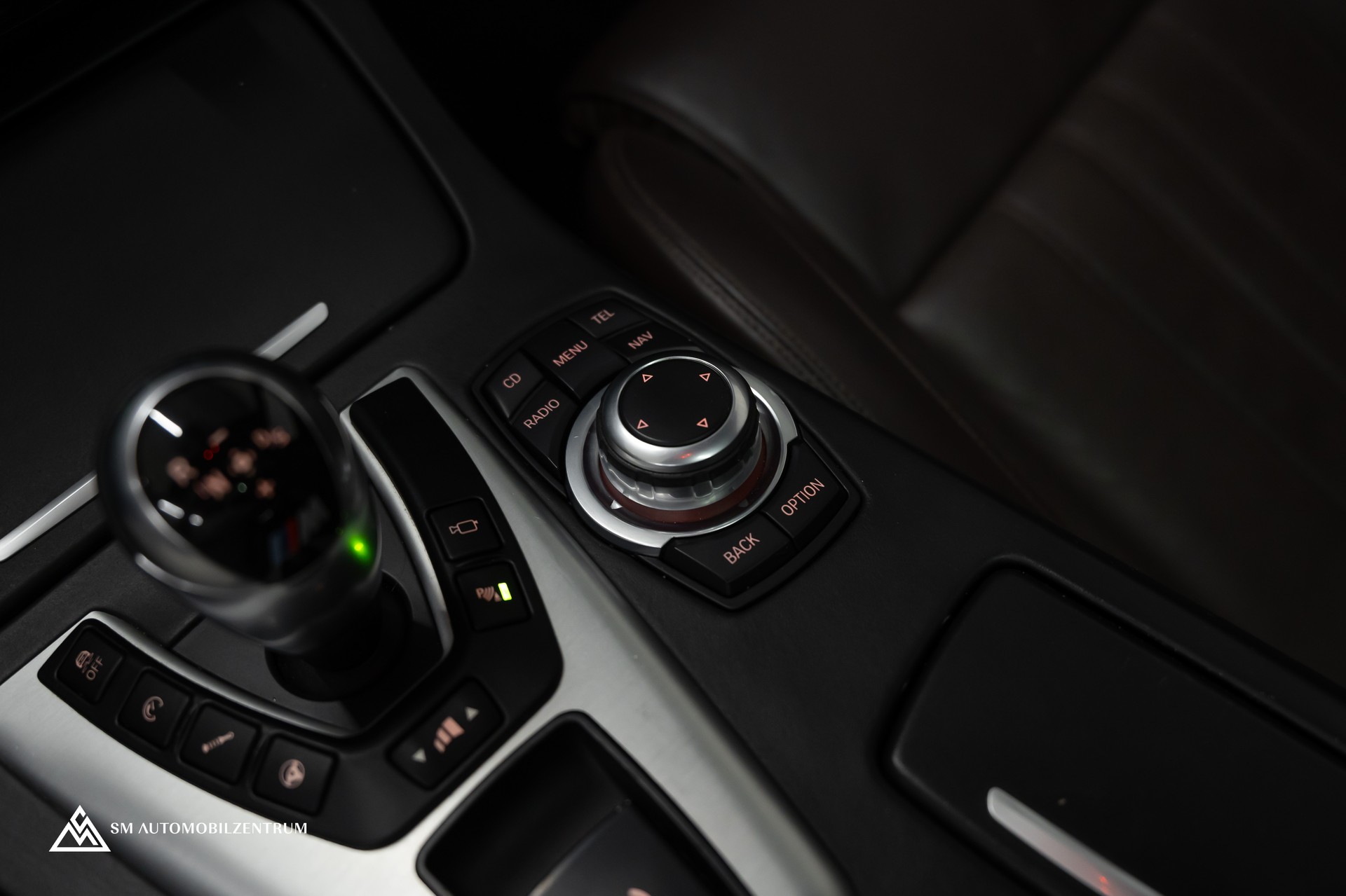 BMW M5 / Panorama / Sitzbelüftung / Head-Up-image-27