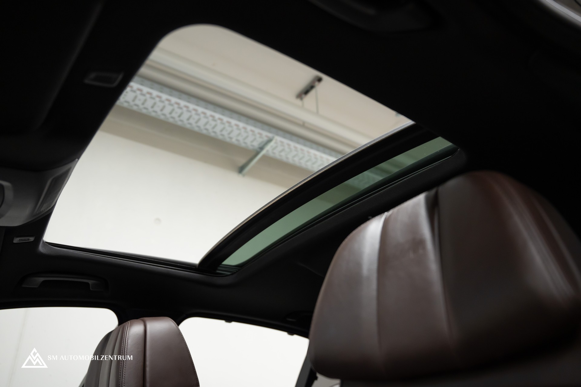 BMW M5 / Panorama / Sitzbelüftung / Head-Up-image-22