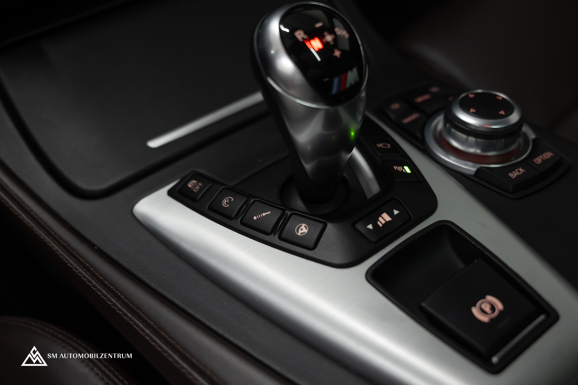BMW M5 / Panorama / Sitzbelüftung / Head-Up-image-28