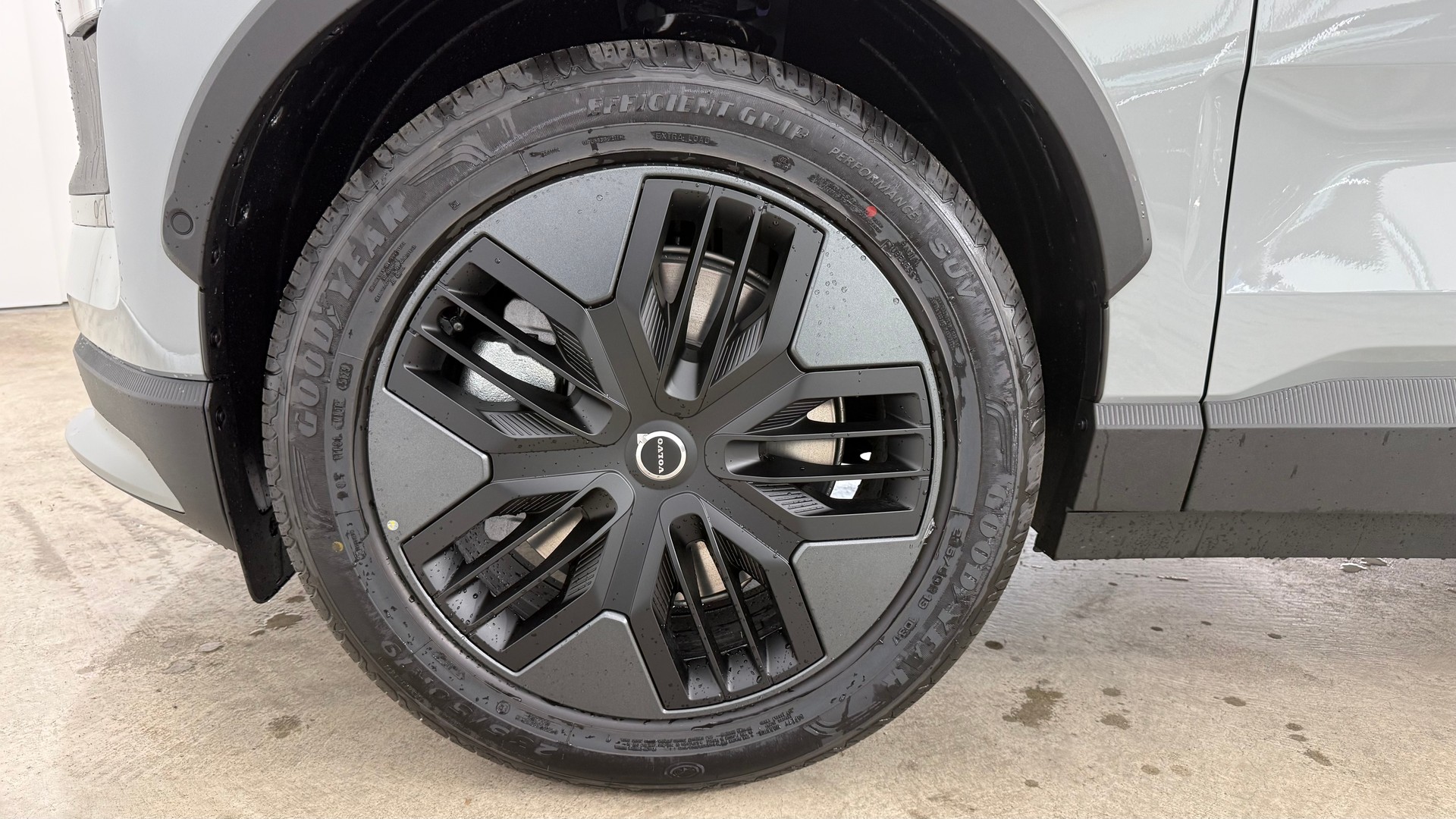 VOLVO EX 30 CC E60 Twin Performance A-image-9
