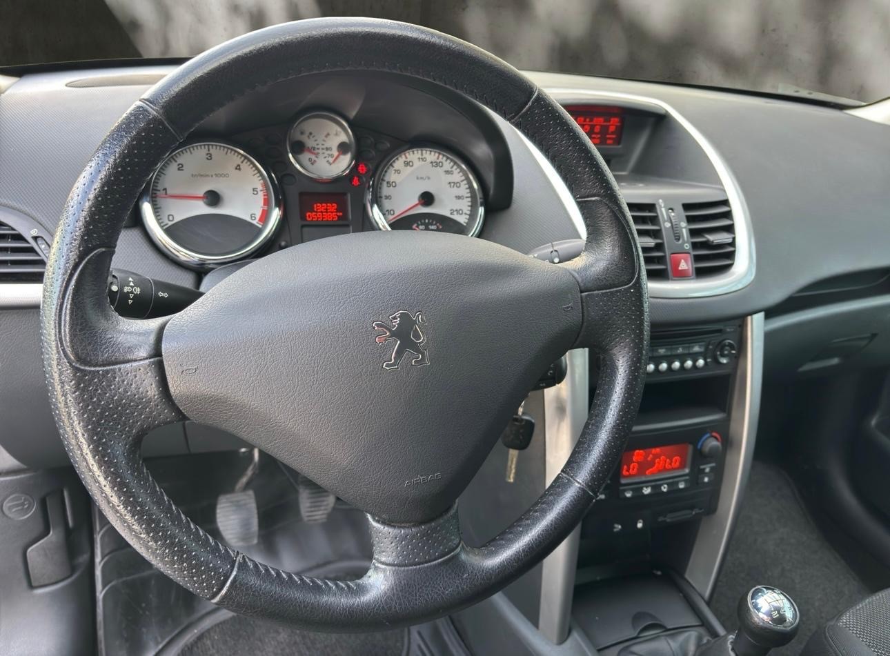 PEUGEOT 207 1.6 HDI Sport Pack-image-7
