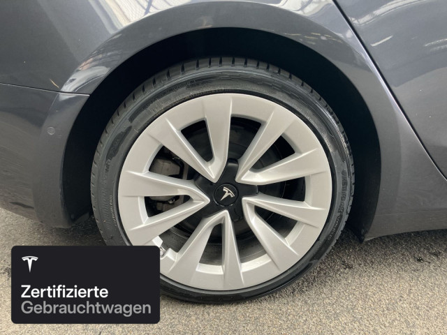 TESLA Model 3 Long Range AWD-image-9