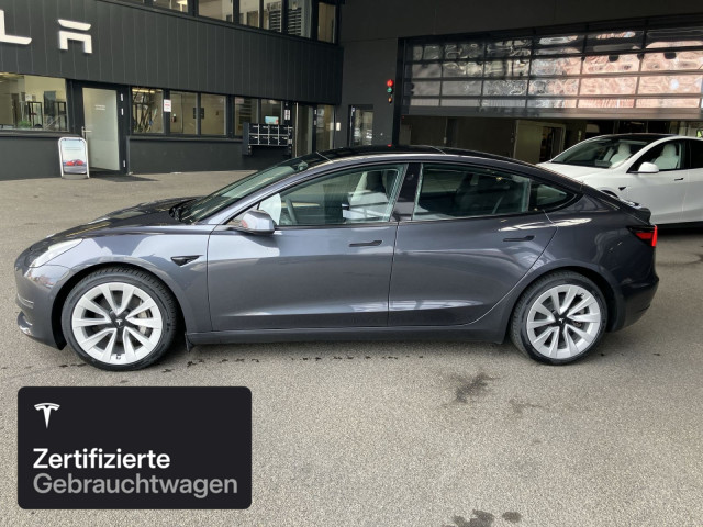 TESLA Model 3 Long Range AWD-showroom-element-3