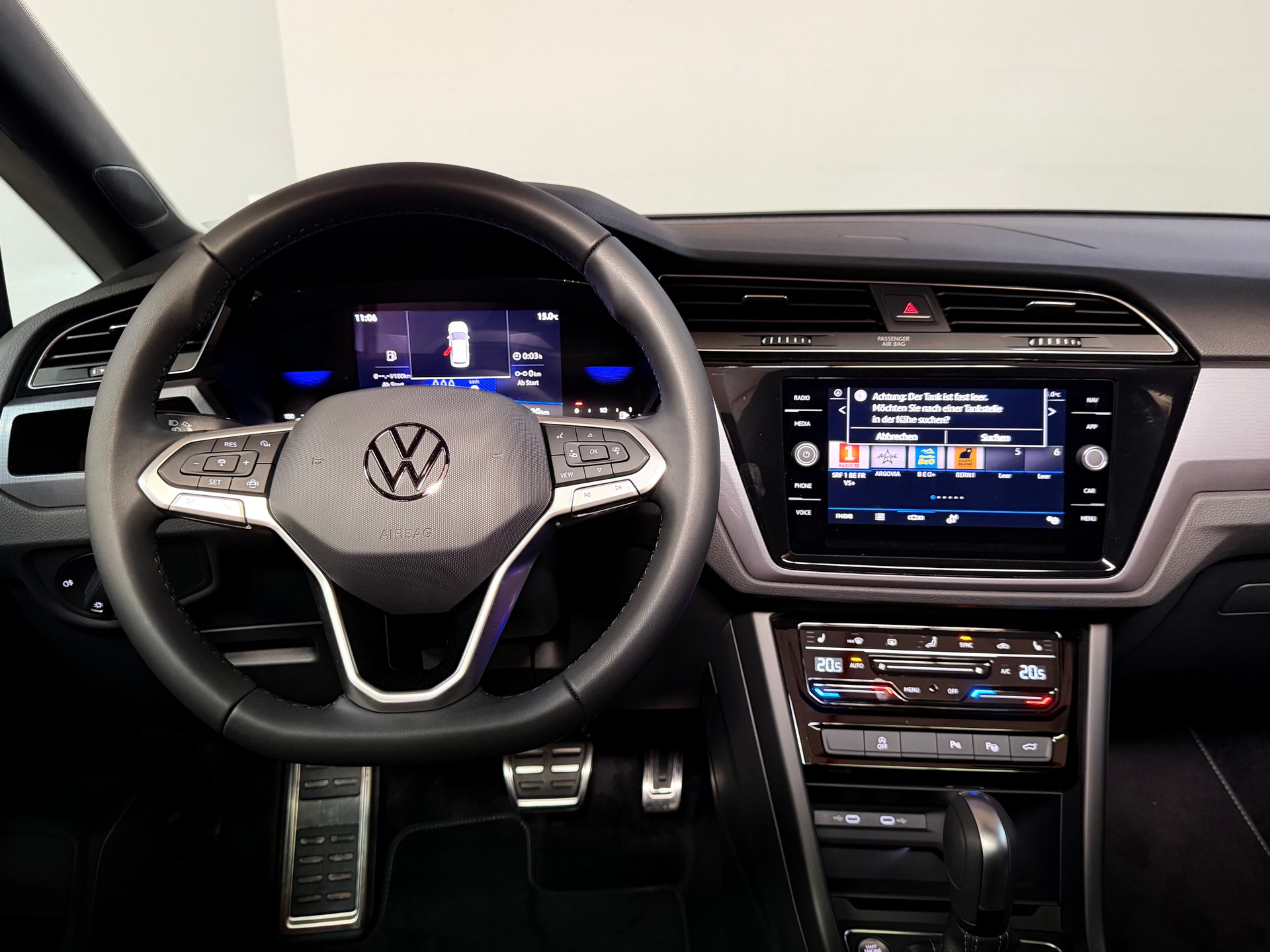 VW Touran 1.5 TSI EVO R-Line DSG Panorama-image-19