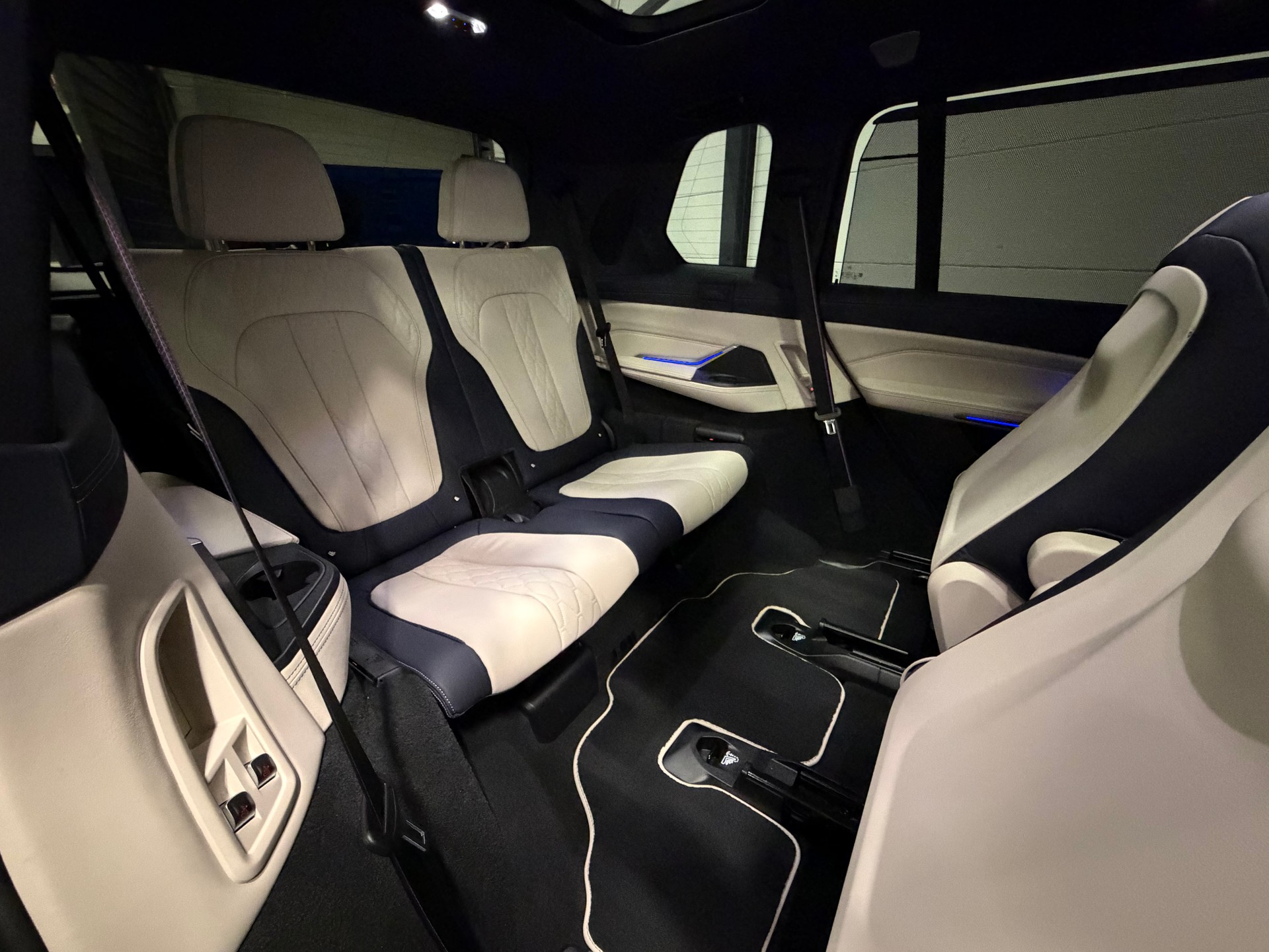 BMW X7 xDrive M50i Steptronic-image-23