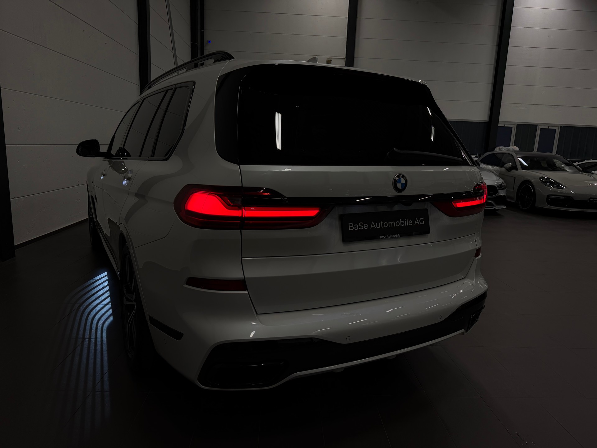 BMW X7 xDrive M50i Steptronic-image-15
