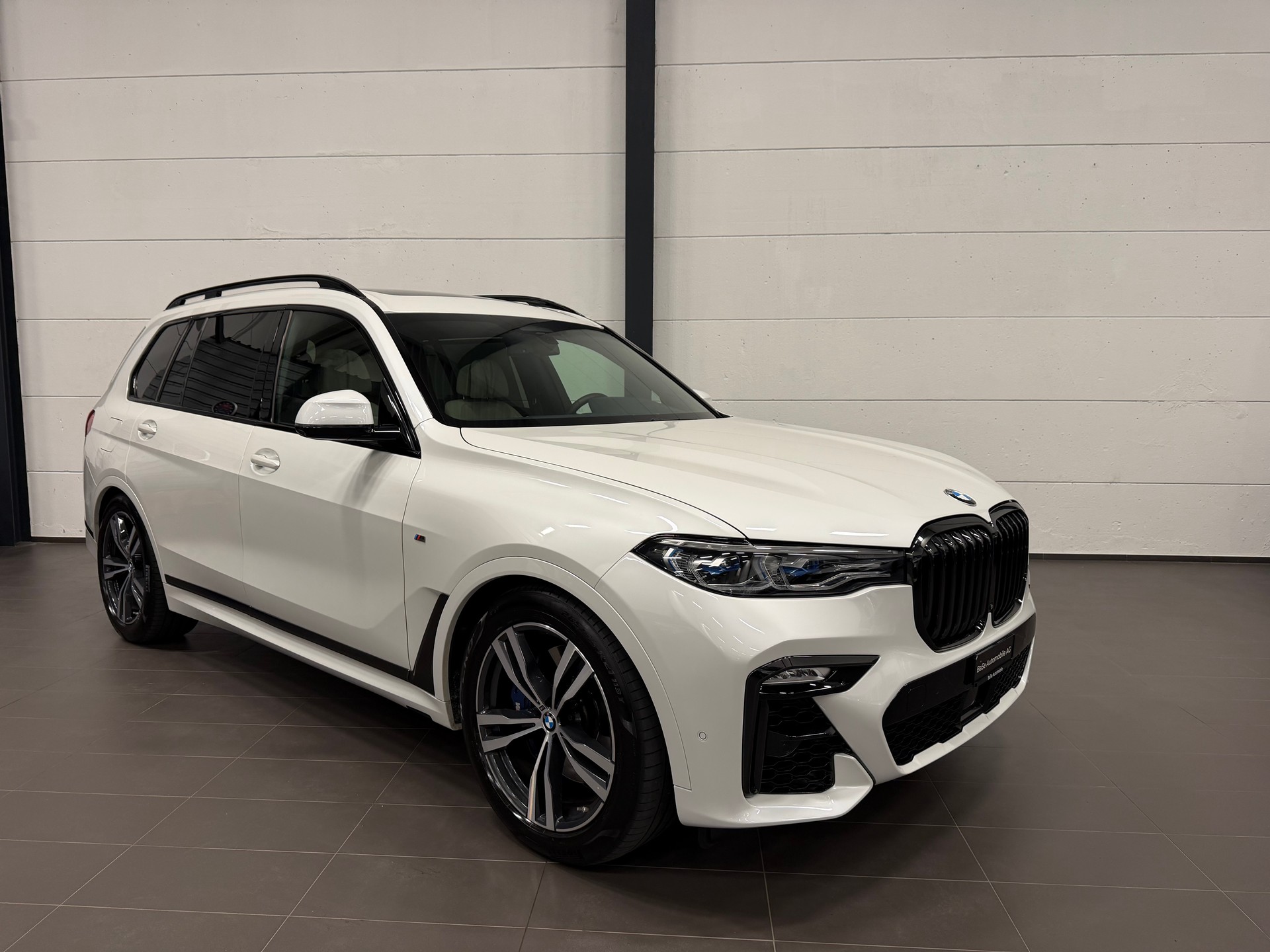 BMW X7 xDrive M50i Steptronic-showroom-element-1
