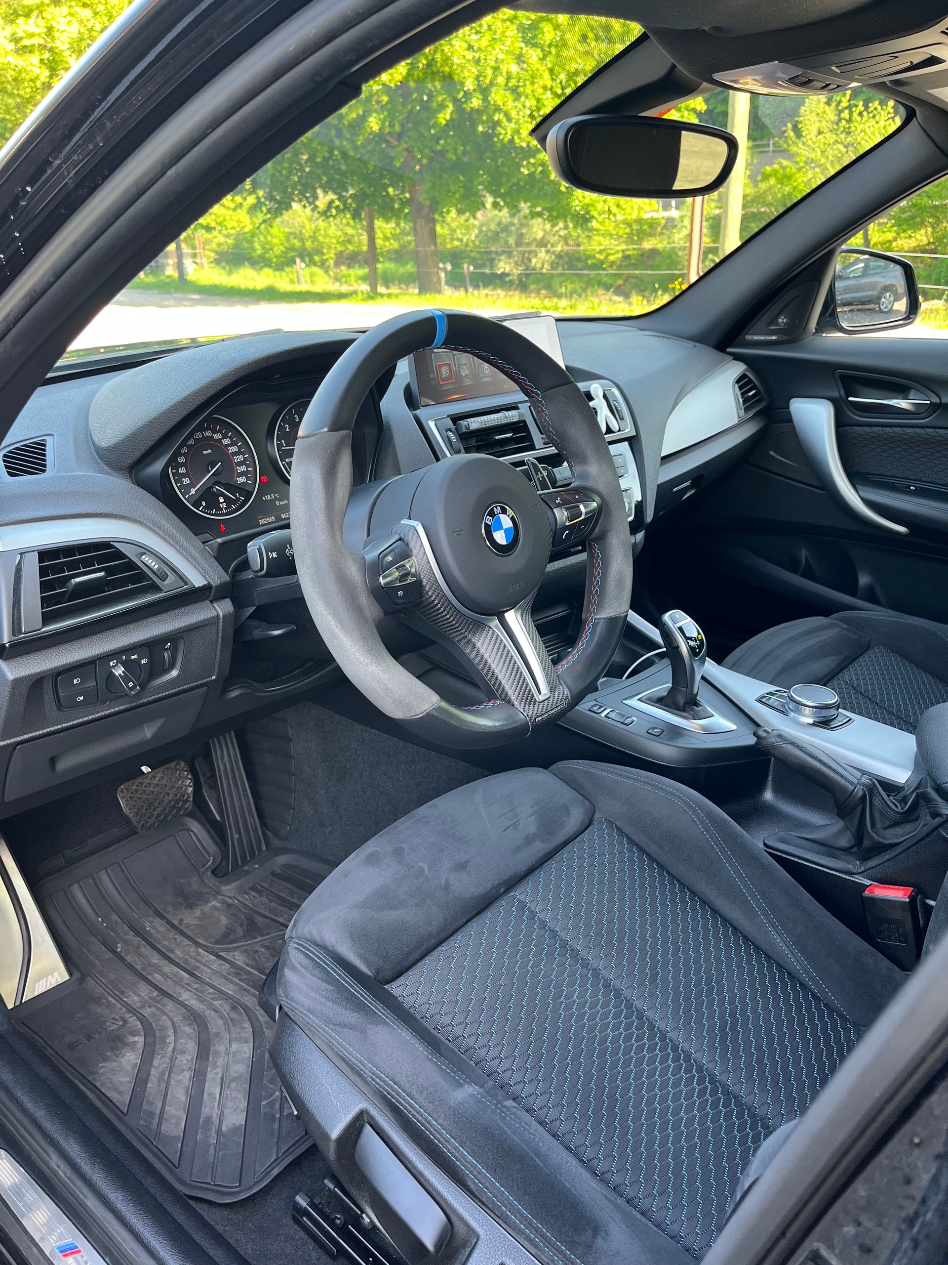 BMW 125i-image-6