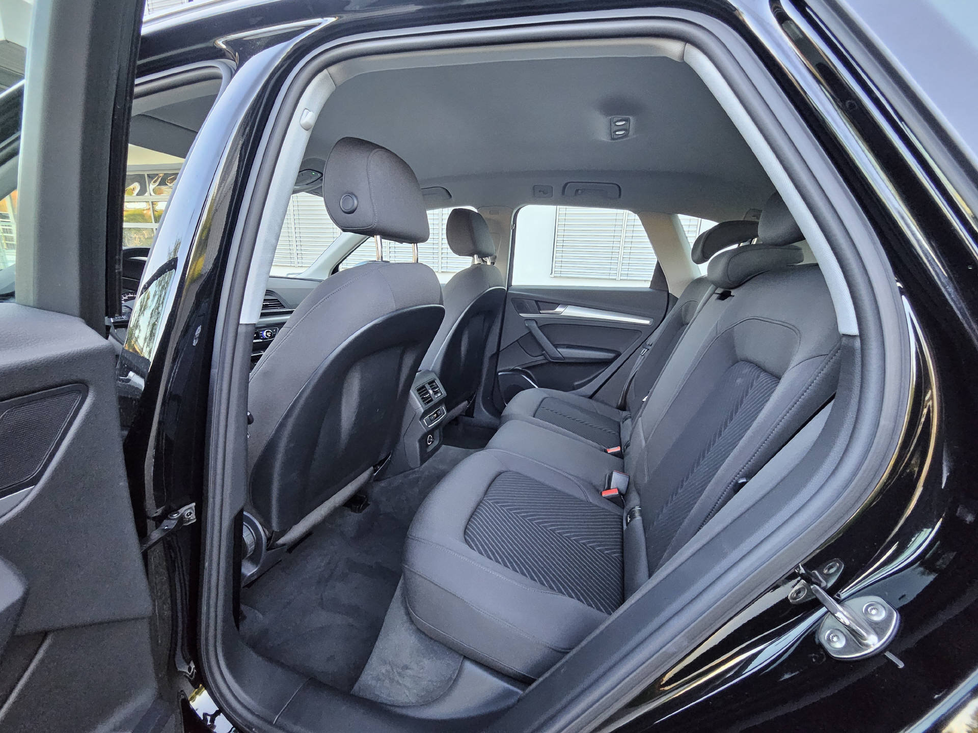 AUDI Q5 2.0 40 TDI quattro S-Tronic * Frisch ab MFK * Frisch ab Service *-image-13