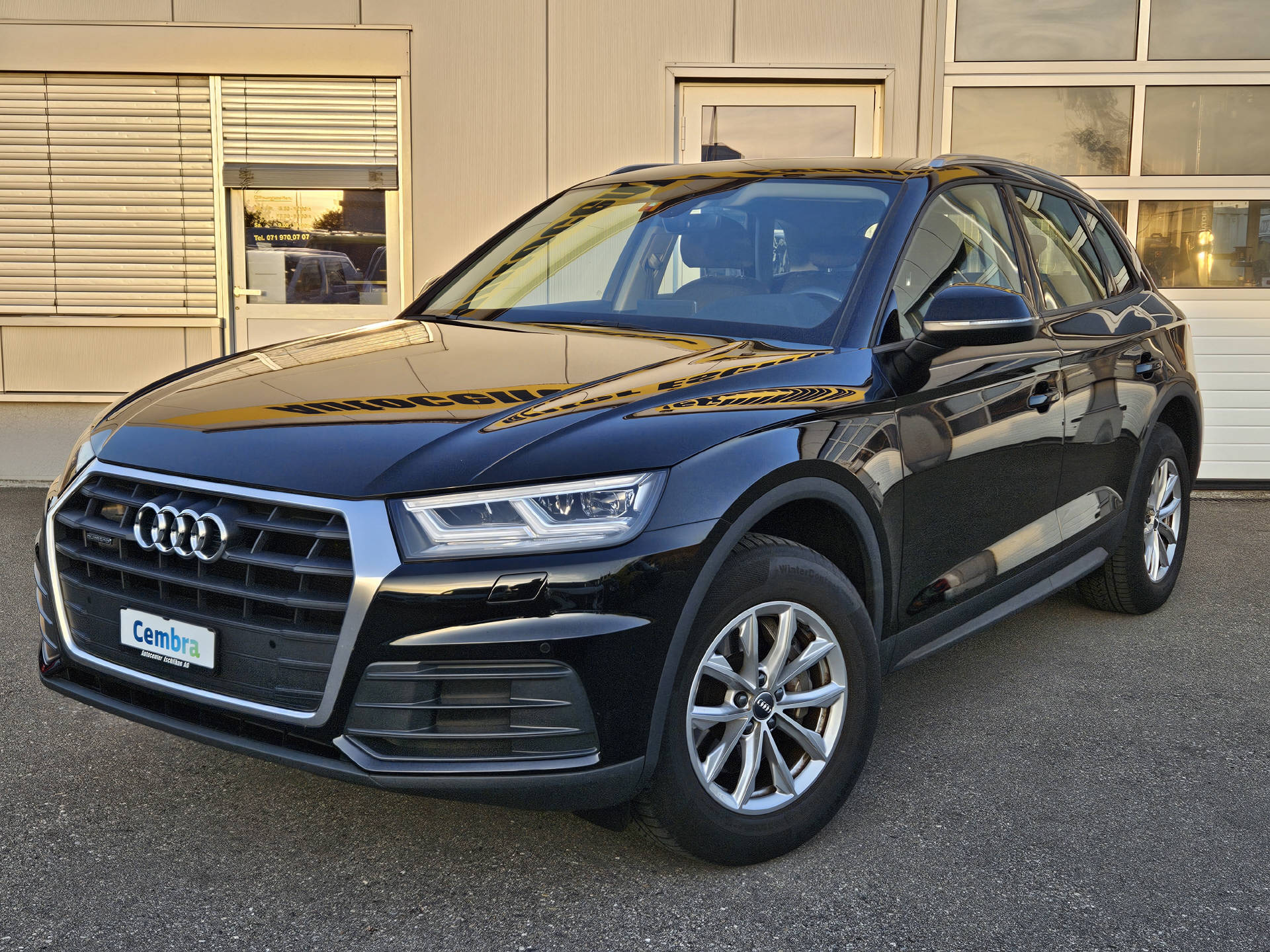 AUDI Q5 2.0 40 TDI quattro S-Tronic * Frisch ab MFK * Frisch ab Service *-showroom-element-2