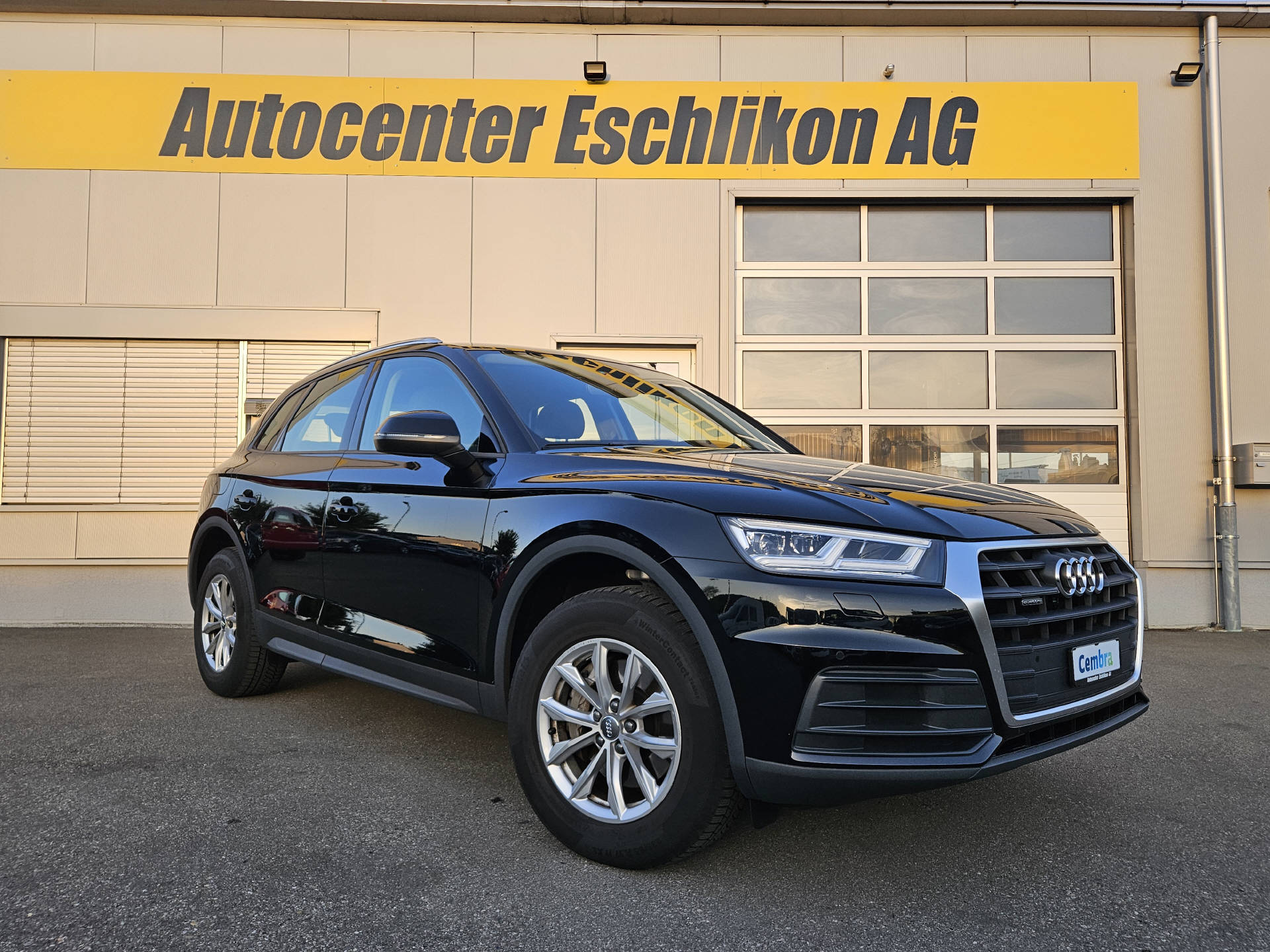 AUDI Q5 2.0 40 TDI quattro S-Tronic * Frisch ab MFK * Frisch ab Service *-showroom-element-3