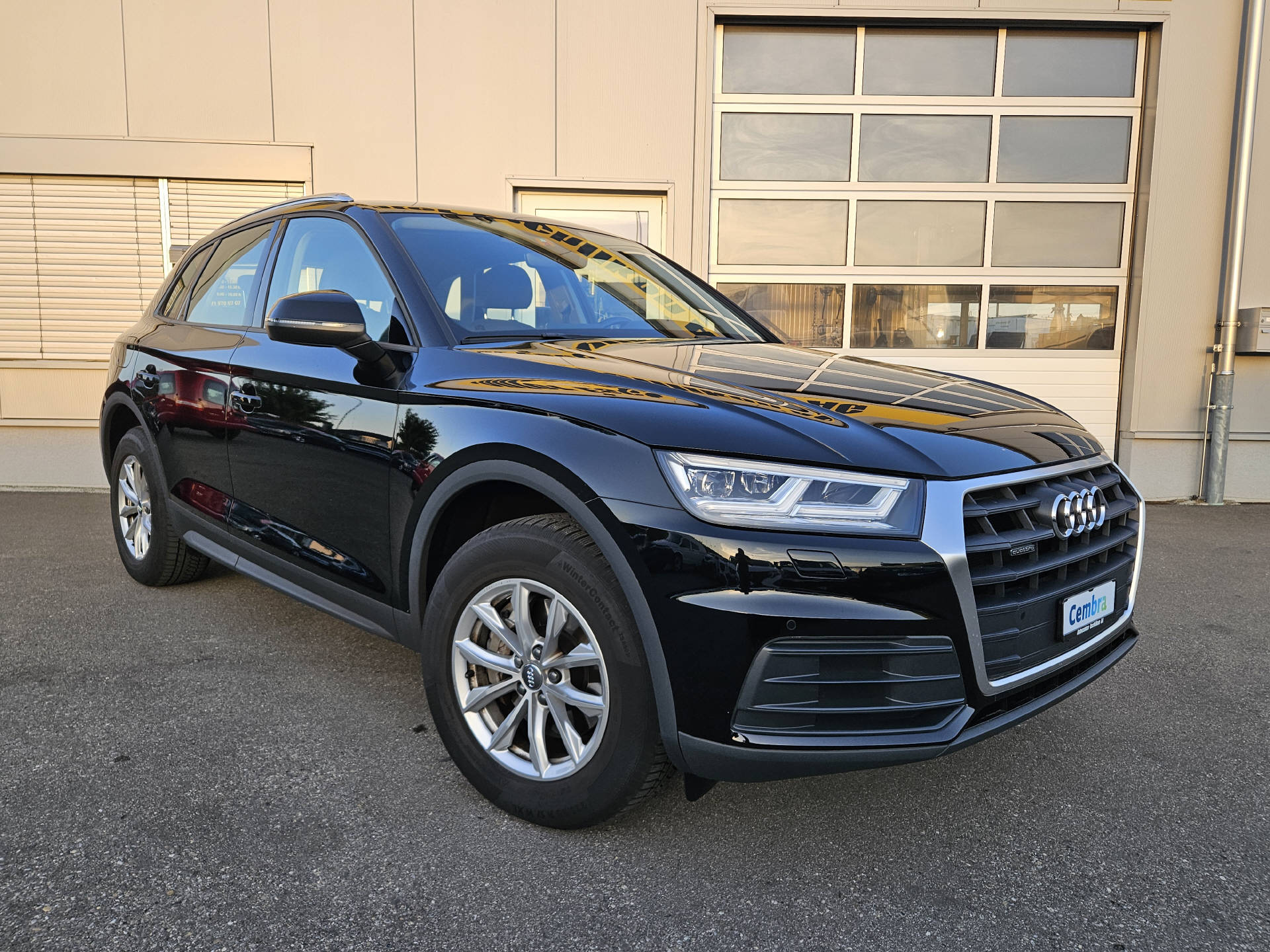 AUDI Q5 2.0 40 TDI quattro S-Tronic * Frisch ab MFK * Frisch ab Service *-image-4
