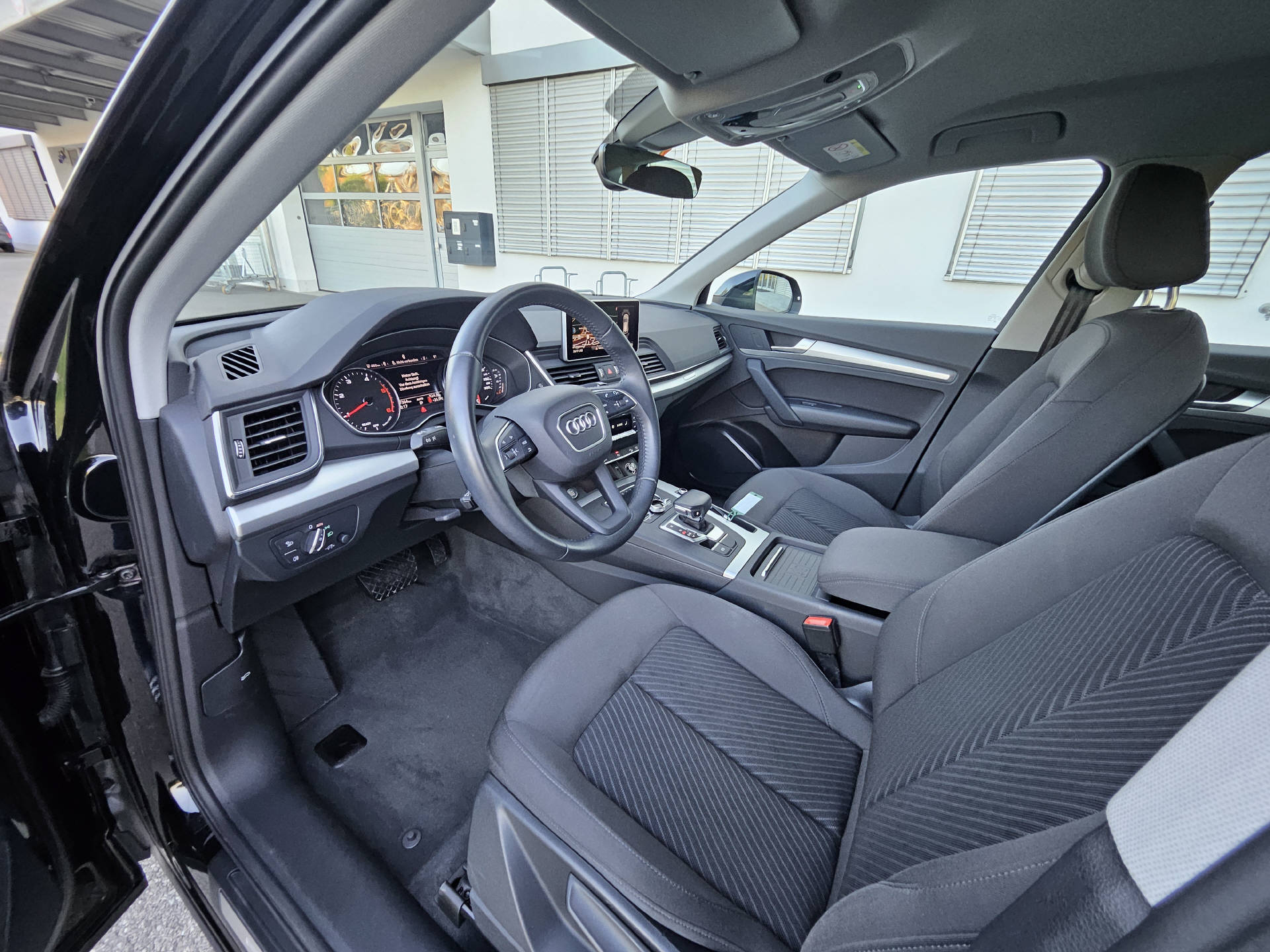 AUDI Q5 2.0 40 TDI quattro S-Tronic * Frisch ab MFK * Frisch ab Service *-image-10