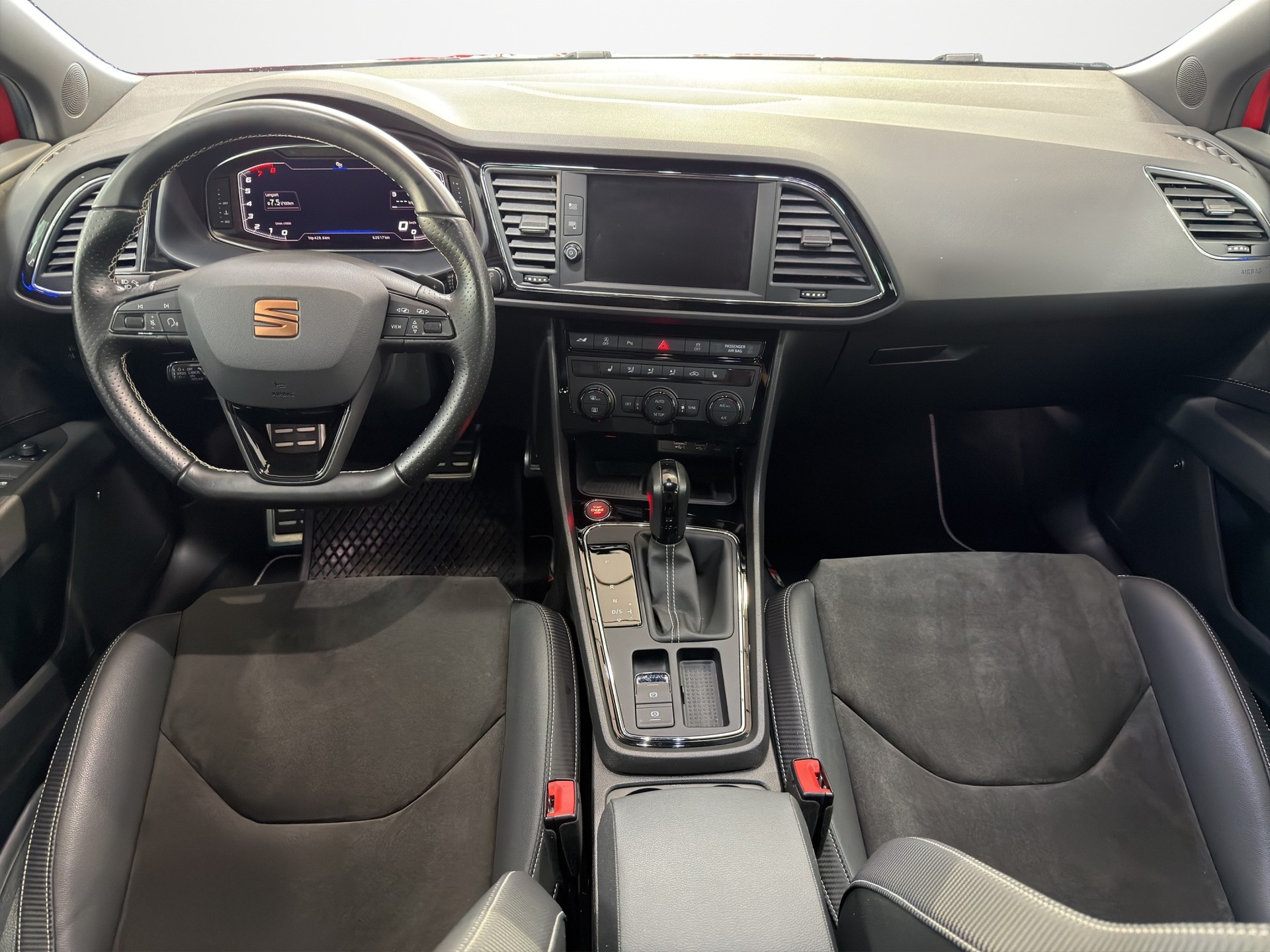 SEAT Leon ST 2.0 Eco TSI Swiss Cupra 4Drive DSG-image-12