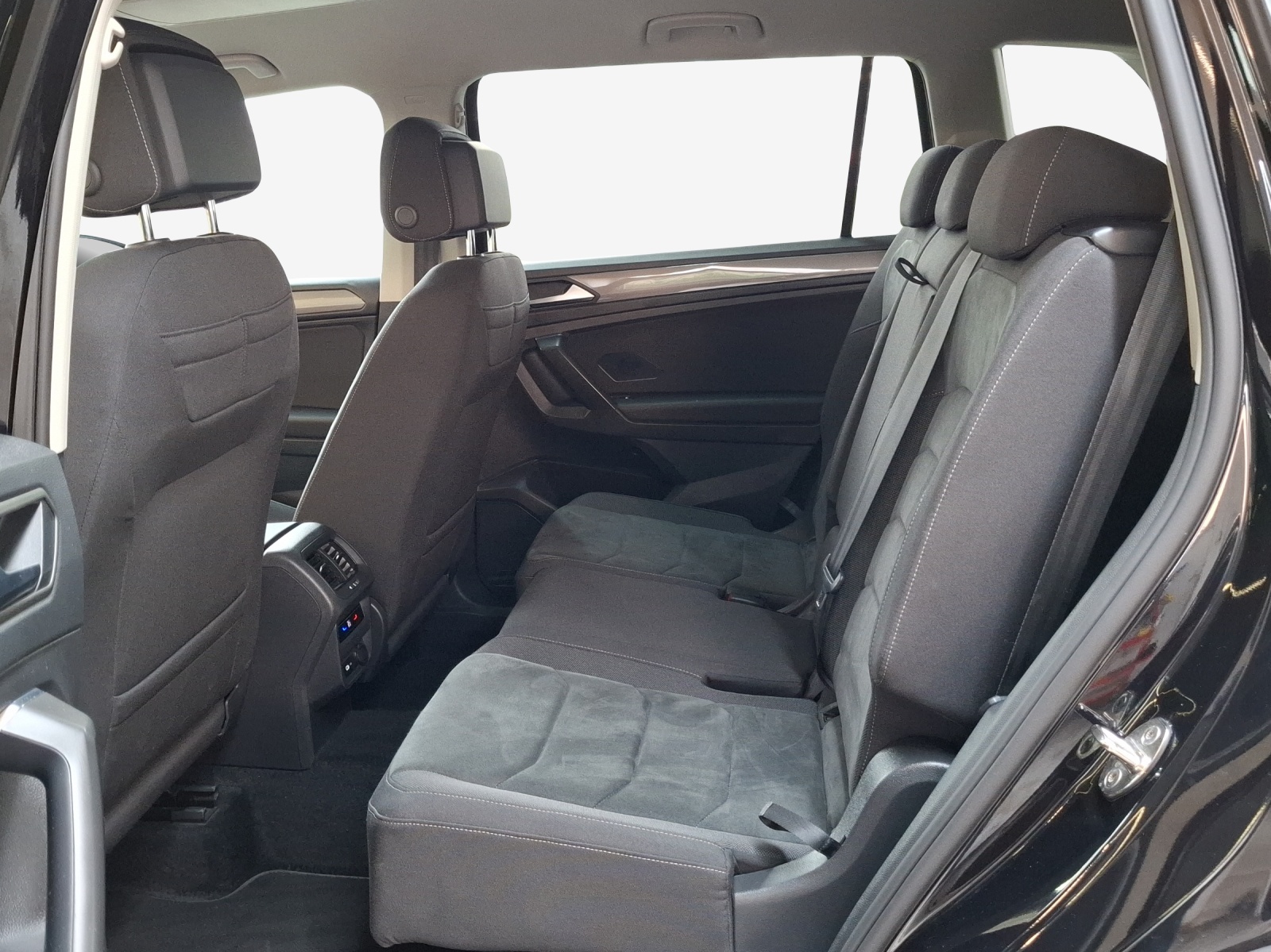 VW Tiguan Allspace 2.0TSI Life 4Motion DSG-image-11