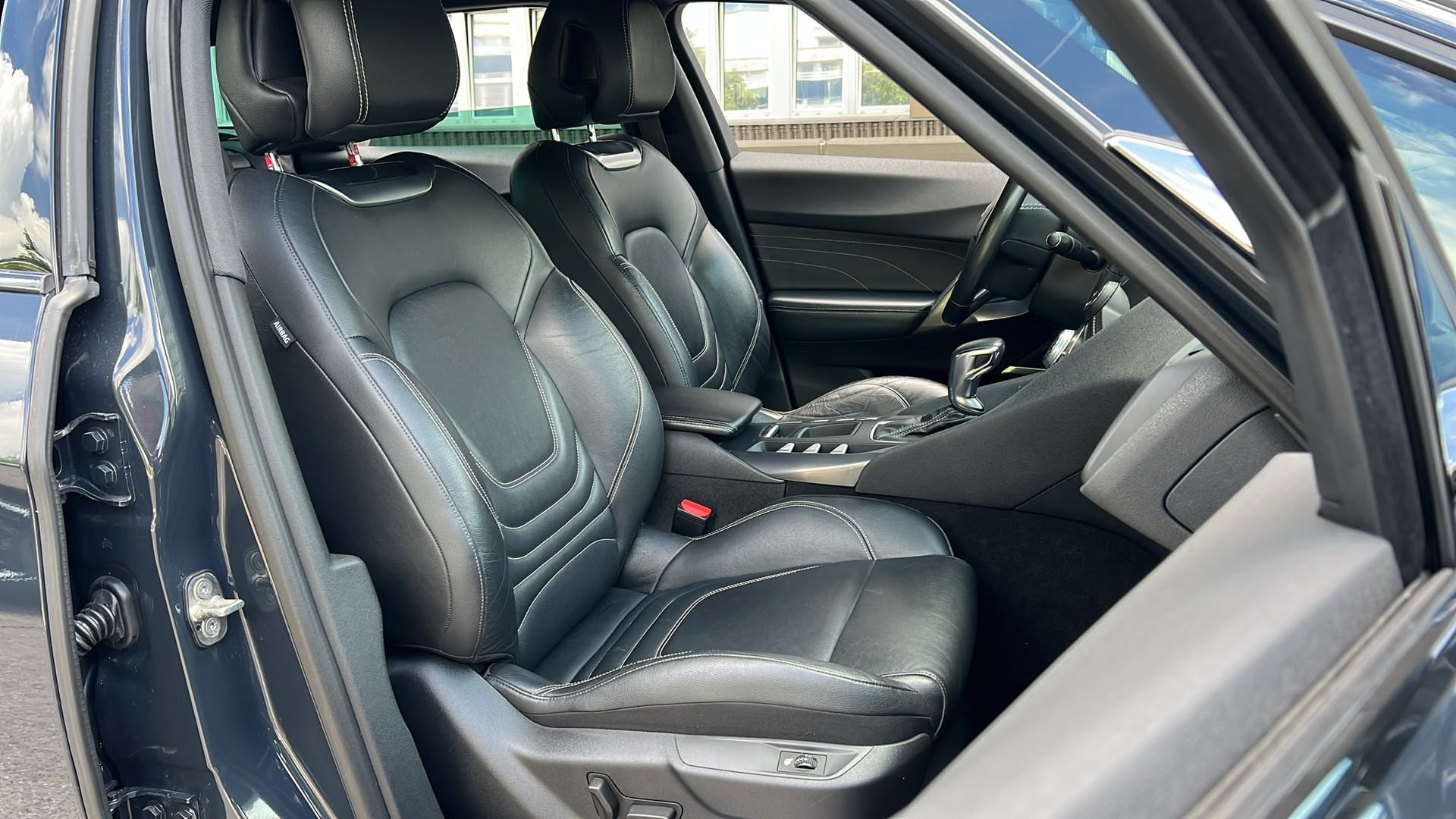 DS AUTOMOBILES DS5 1.6 Turbo SO Chic Automatic-image-12