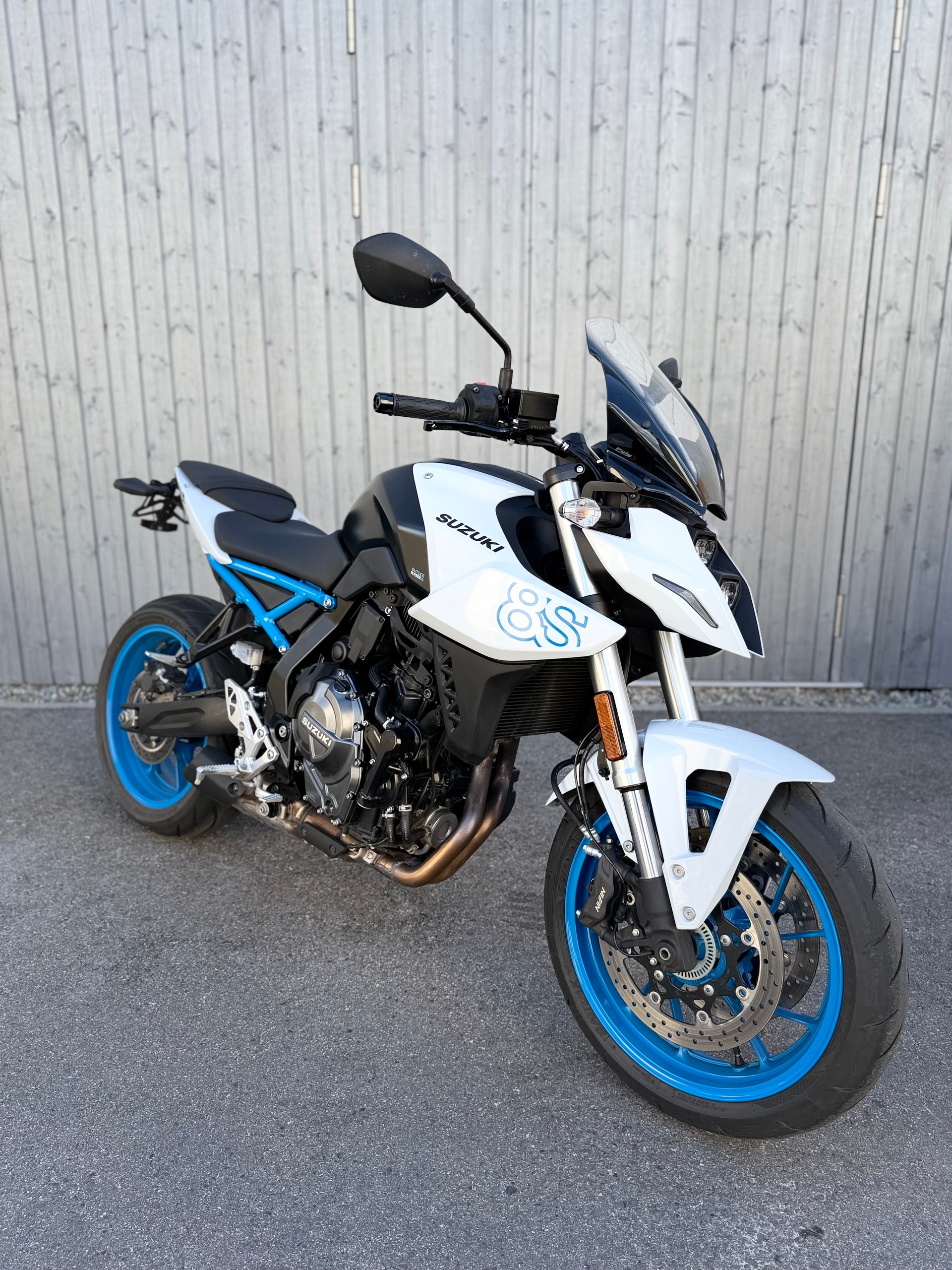 SUZUKI GSX 8 S-image-1