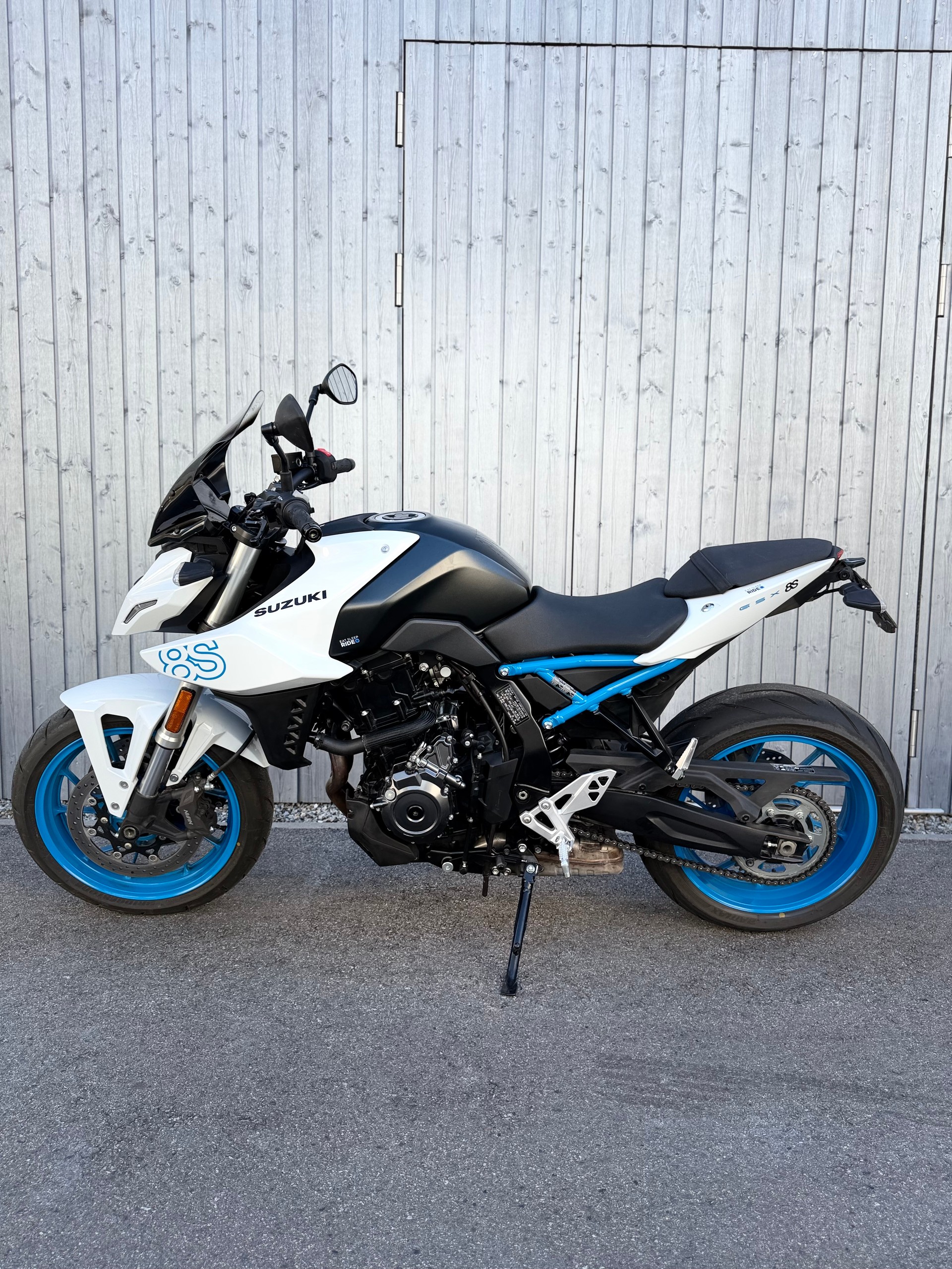 SUZUKI GSX 8 S-image-3