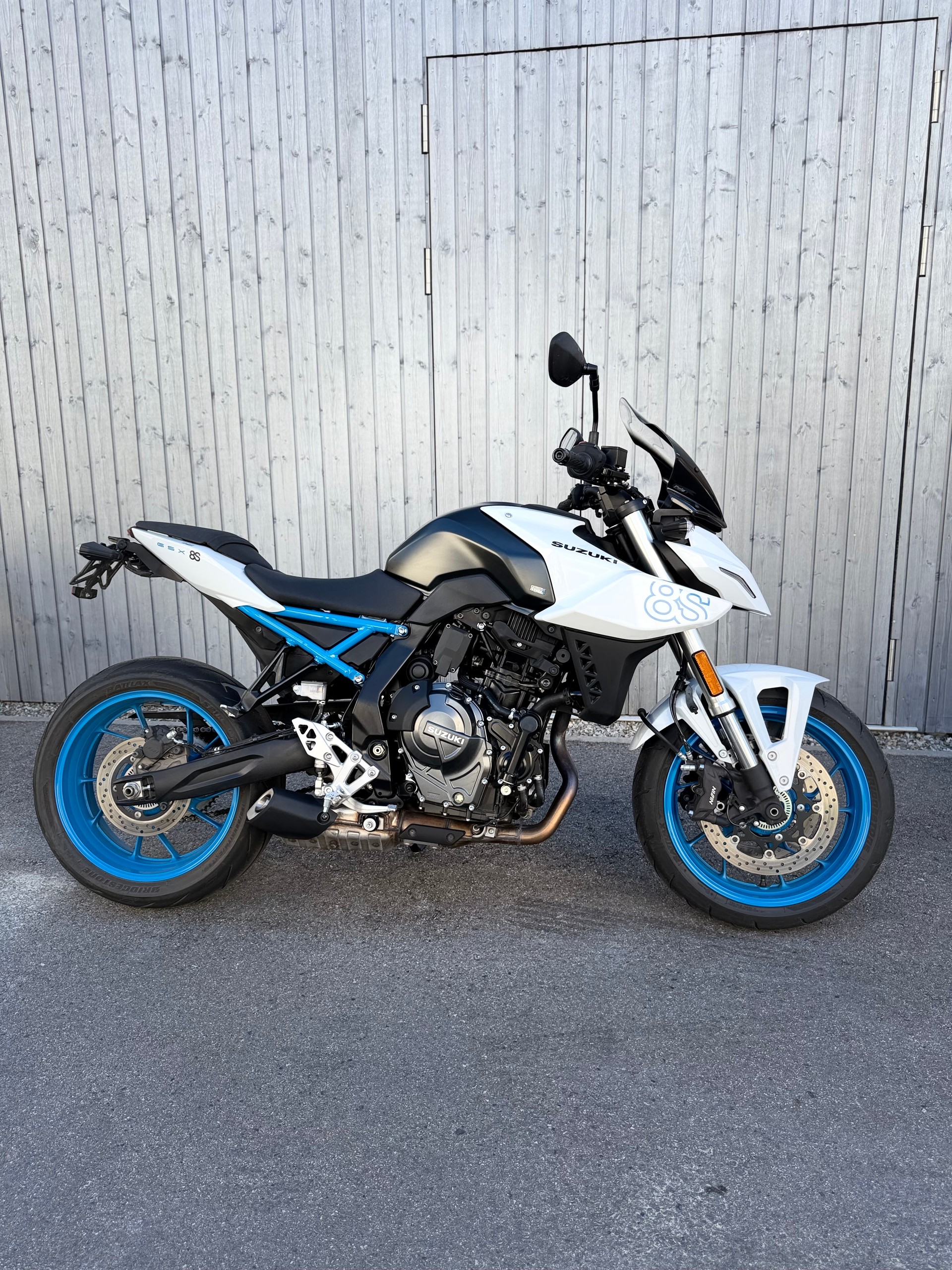 SUZUKI GSX 8 S-image-0