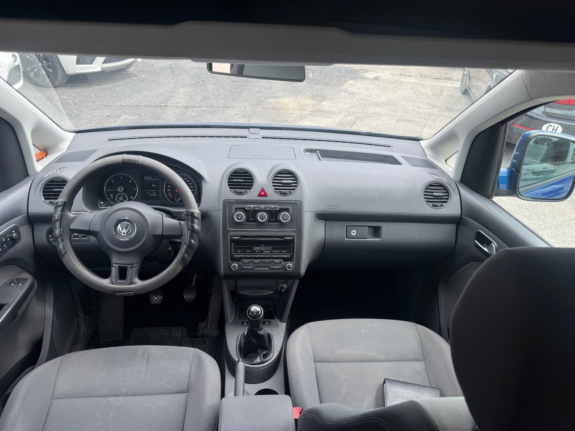 VW Caddy 1.6 TDI Blue Motion Technology Family-image-12