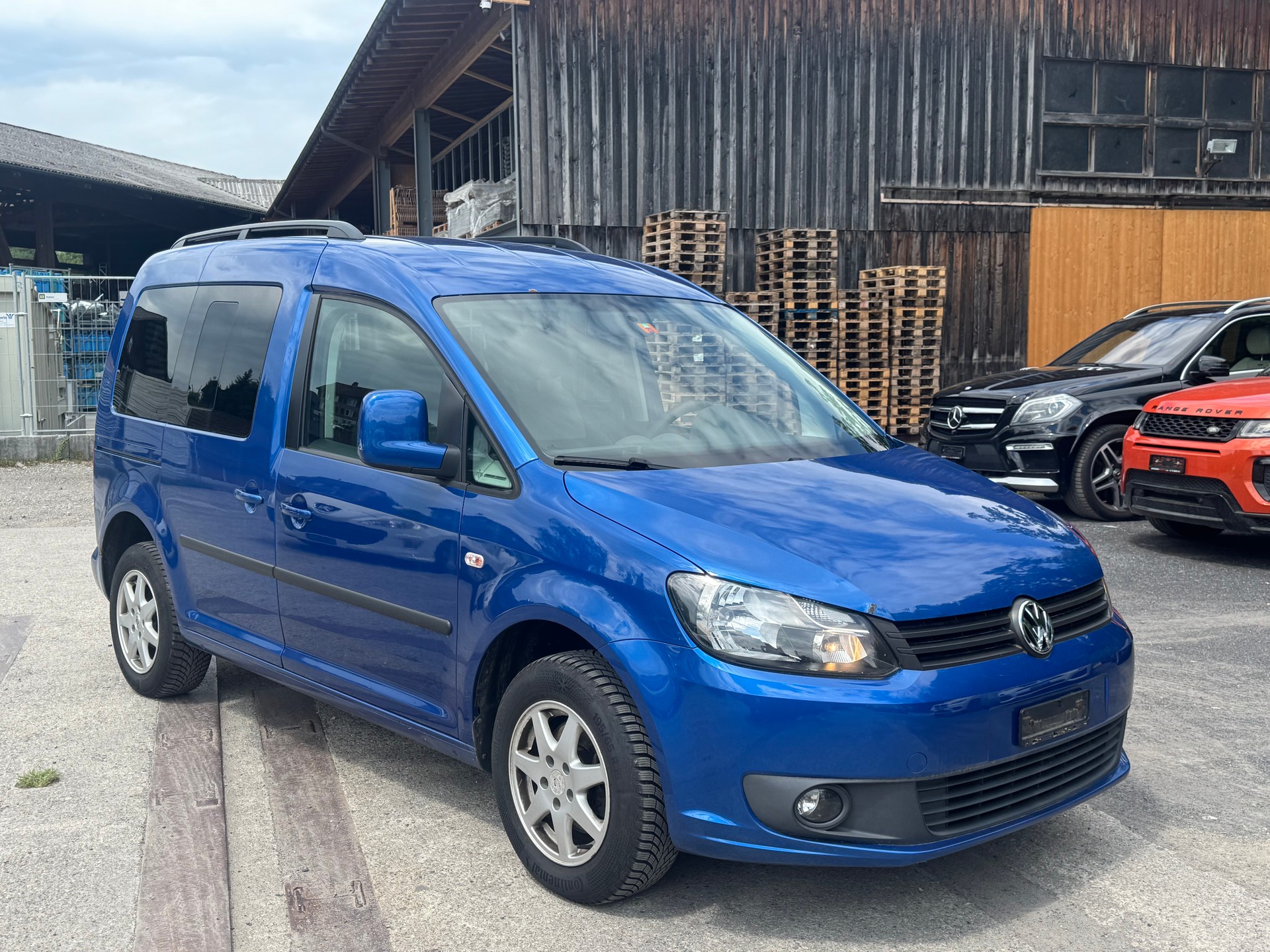 VW Caddy 1.6 TDI Blue Motion Technology Family-image-2