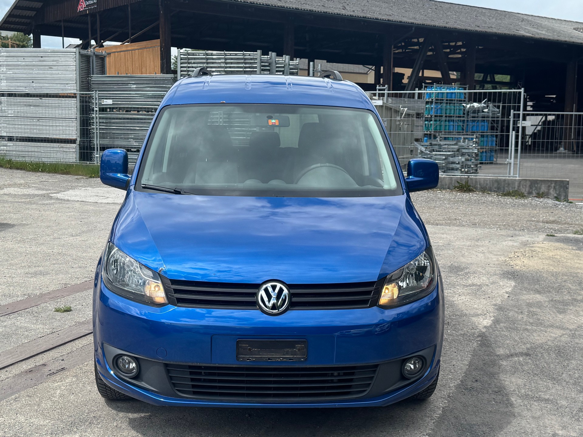 VW Caddy 1.6 TDI Blue Motion Technology Family-image-1
