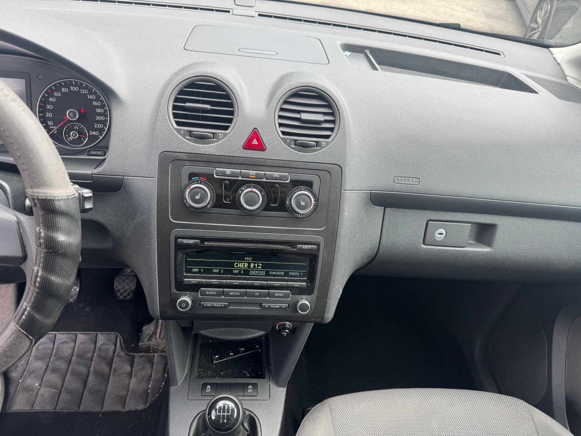 VW Caddy 1.6 TDI Blue Motion Technology Family-image-15