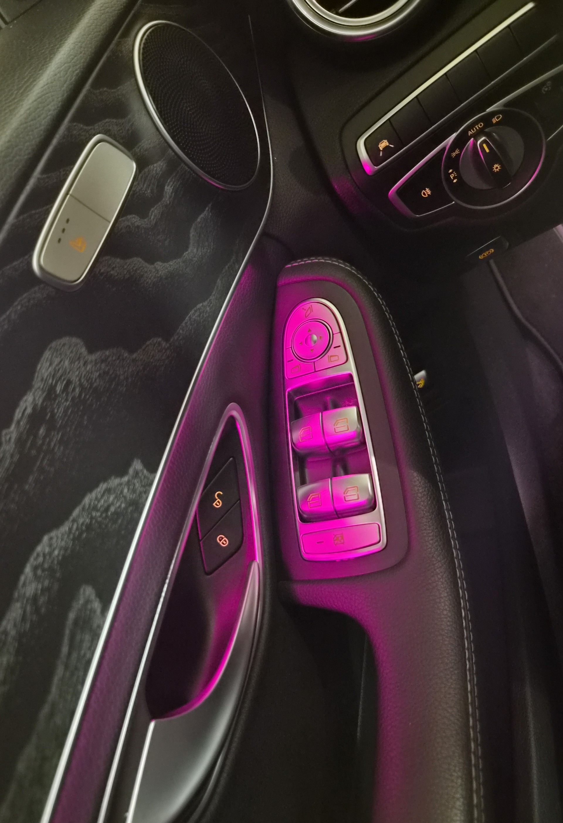 MERCEDES-BENZ C 220 d Swiss Star AMG Line 4M 9G-Tronic-image-16