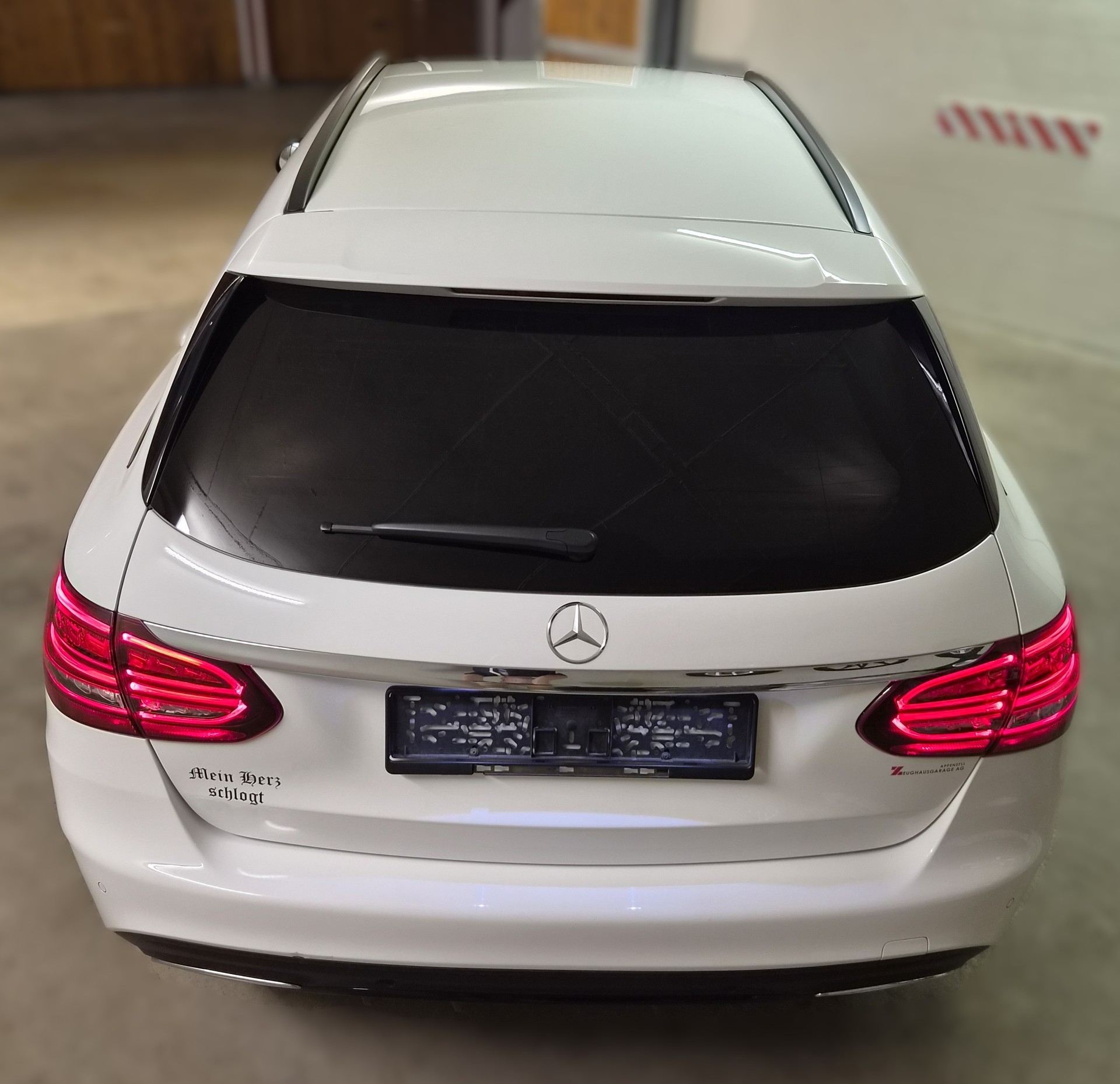 MERCEDES-BENZ C 220 d Swiss Star AMG Line 4M 9G-Tronic-image-7