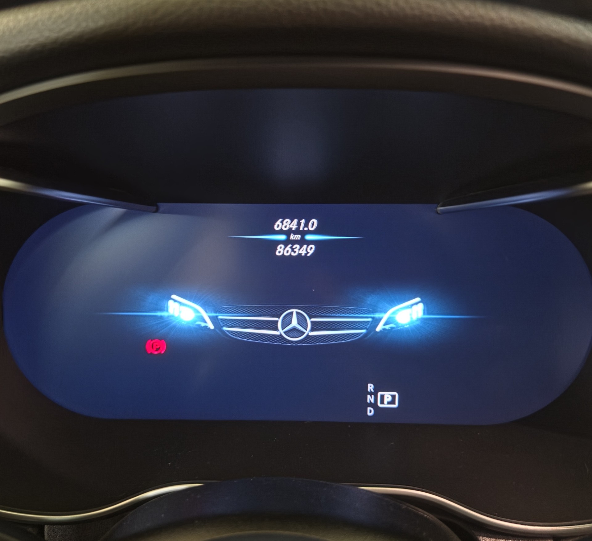MERCEDES-BENZ C 220 d Swiss Star AMG Line 4M 9G-Tronic-image-13