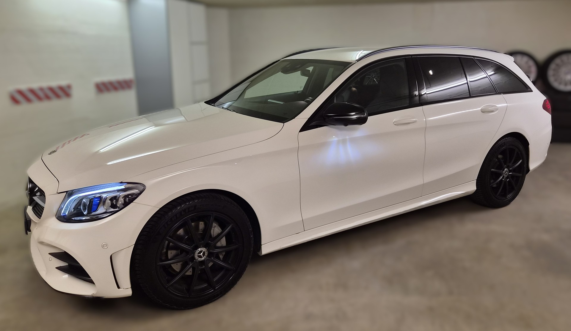 MERCEDES-BENZ C 220 d Swiss Star AMG Line 4M 9G-Tronic-showroom-element-3