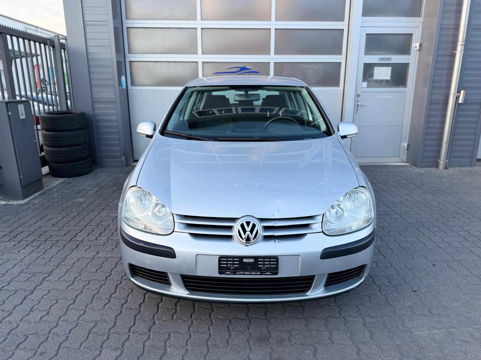 VW Golf 1.6 FSI Trend Edition-showroom-element-2