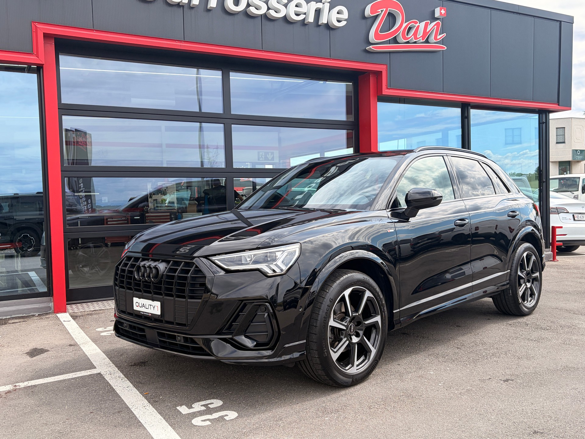 AUDI Q3 35 TFSI S line Attraction S-tronic-image-1